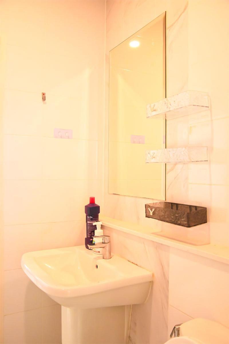 Thonglor Luxury Sleek In Apartment Bangkok