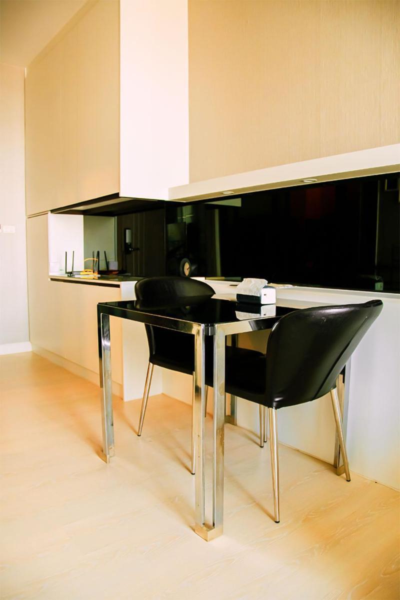 Thonglor Luxury Sleek In Apartment