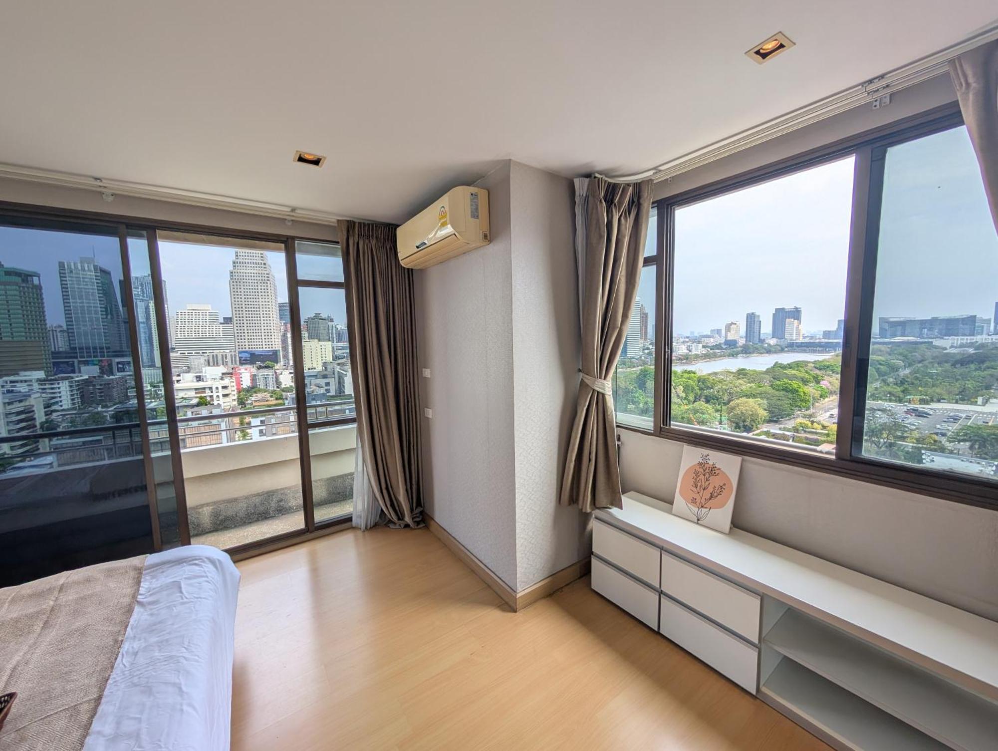 High Floor Great View 2br 2ba 3 Mins To Nana Bts Bangkok