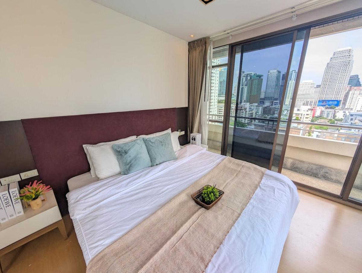 High Floor Great View 2br 2ba 3 Mins To Nana Bts Apartment *