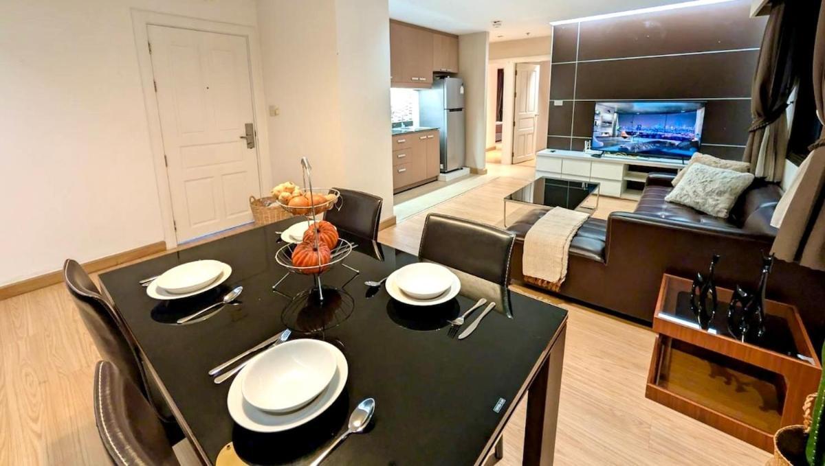 High Floor Great View 2br 2ba 3 Mins To Nana Bts