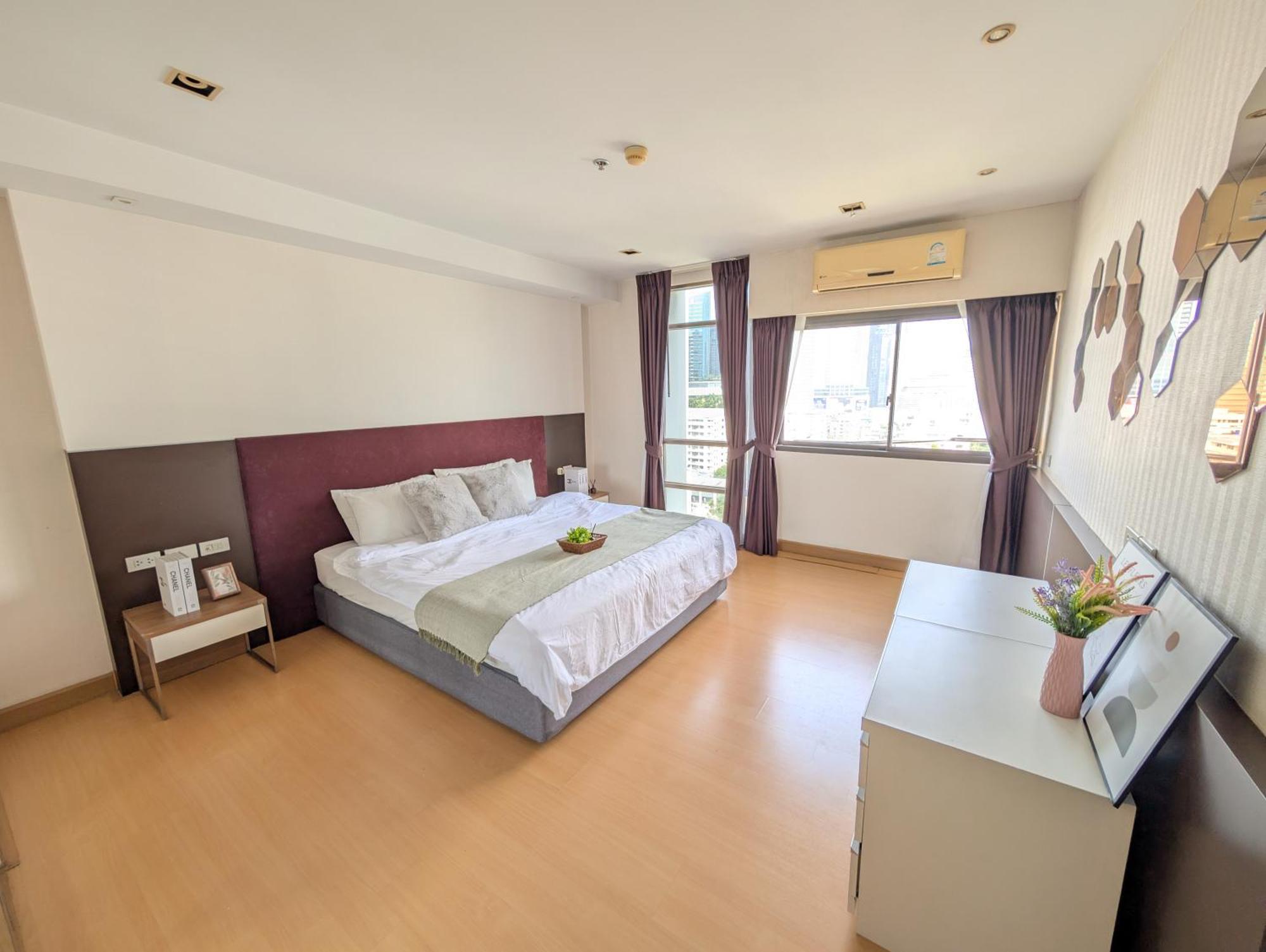High Floor Great View 2br 2ba 3 Mins To Nana Bts