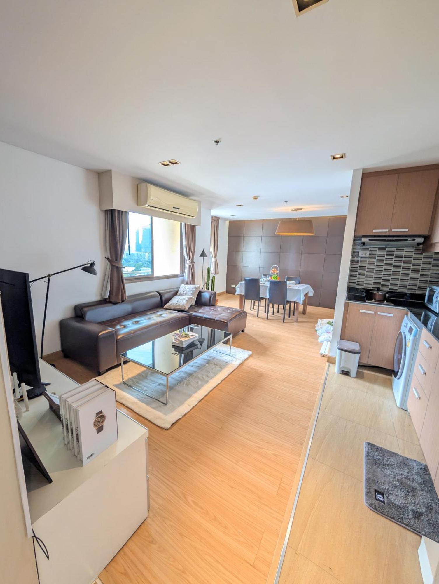 High Floor Great View 2br 2ba 3 Mins To Nana Bts Apartment *