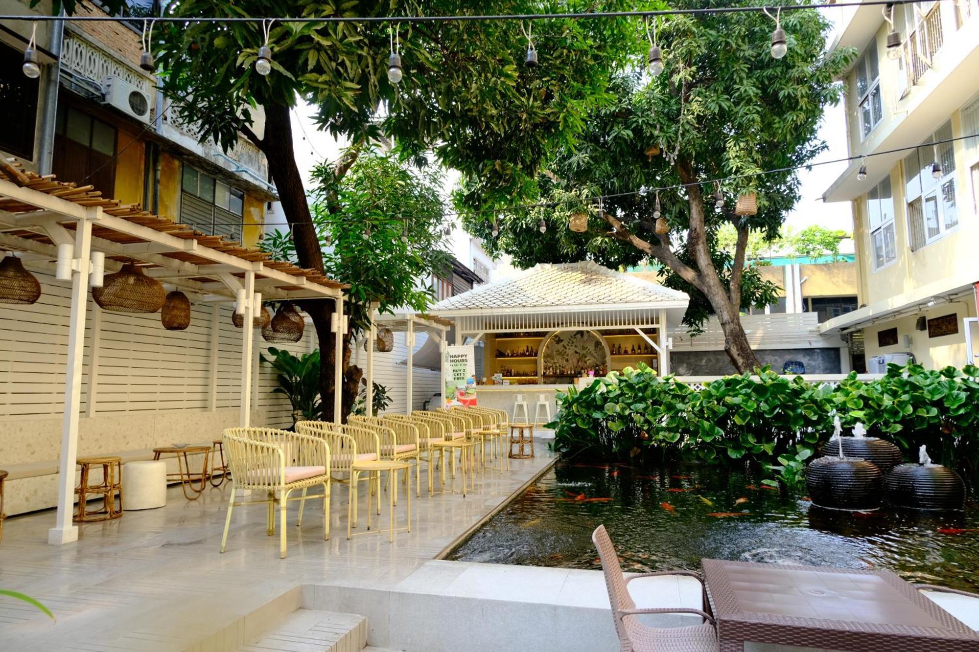 Hostel Issara By D