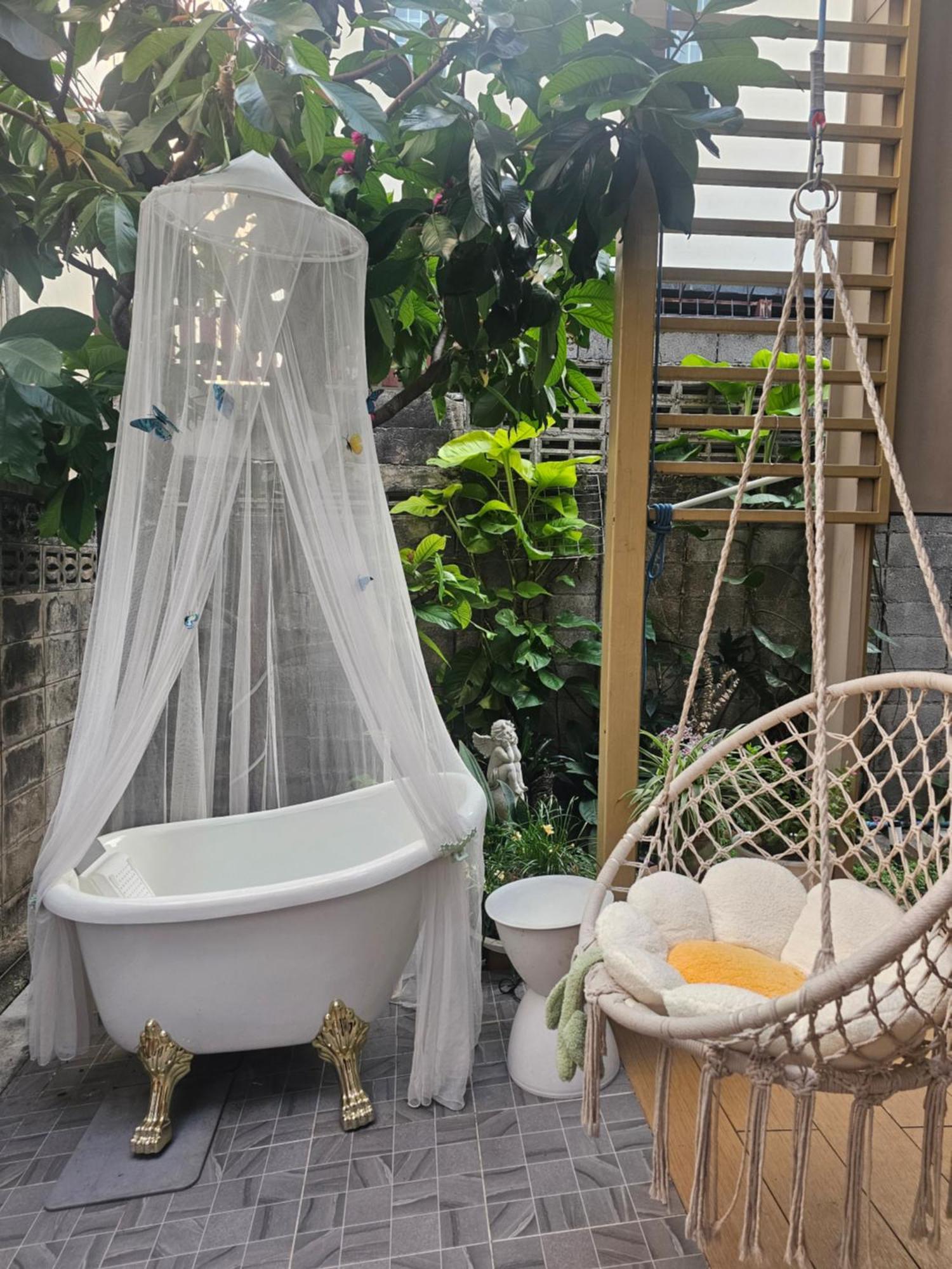 Chalet Hiddenmoon Bangkok