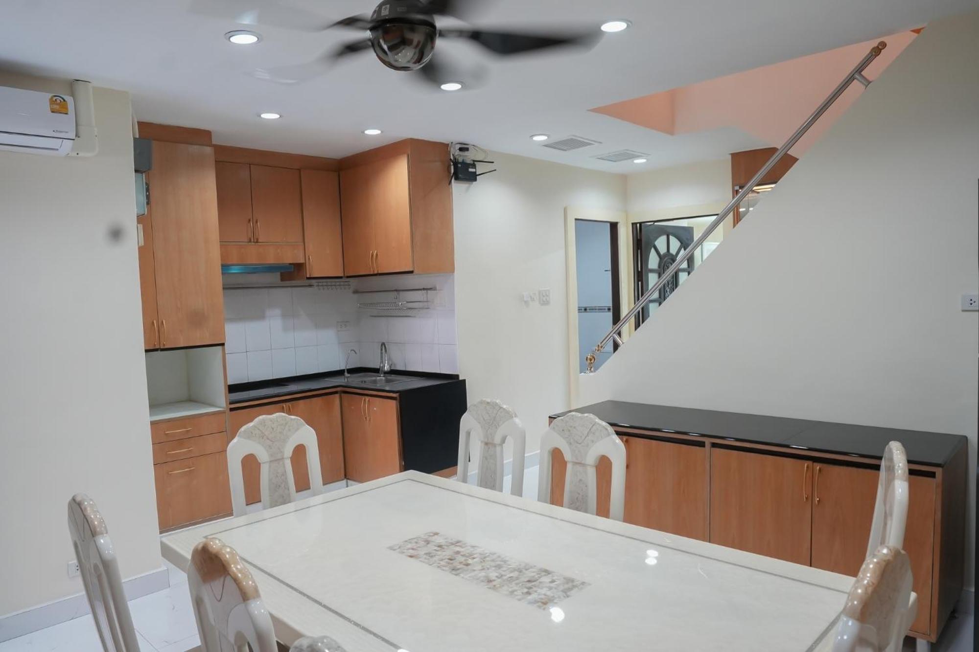 Apartment New 3 Bedroom Duplex - Bts Phra Khanong