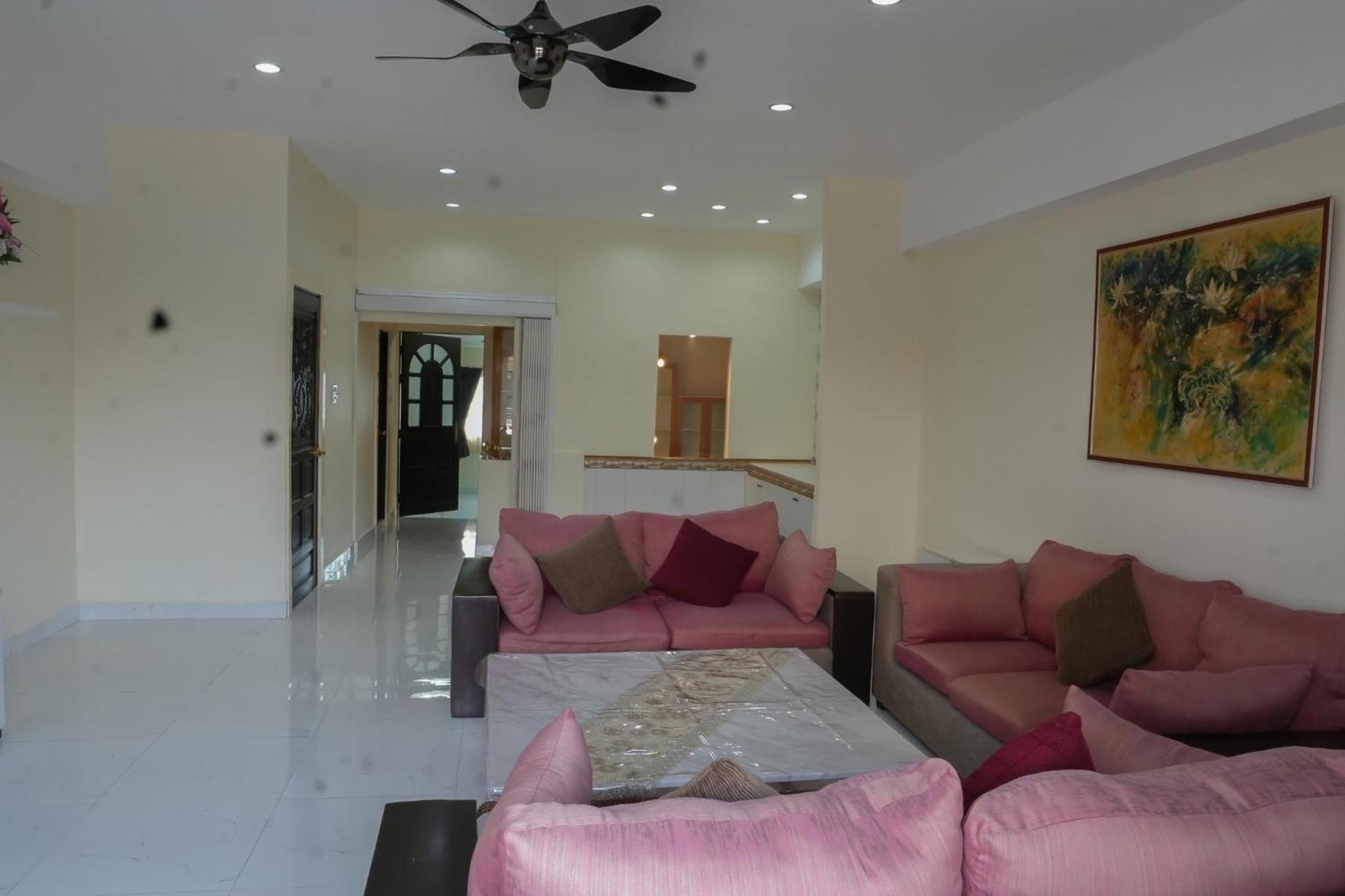 New 3 Bedroom Duplex - Bts Phra Khanong Apartment Bangkok