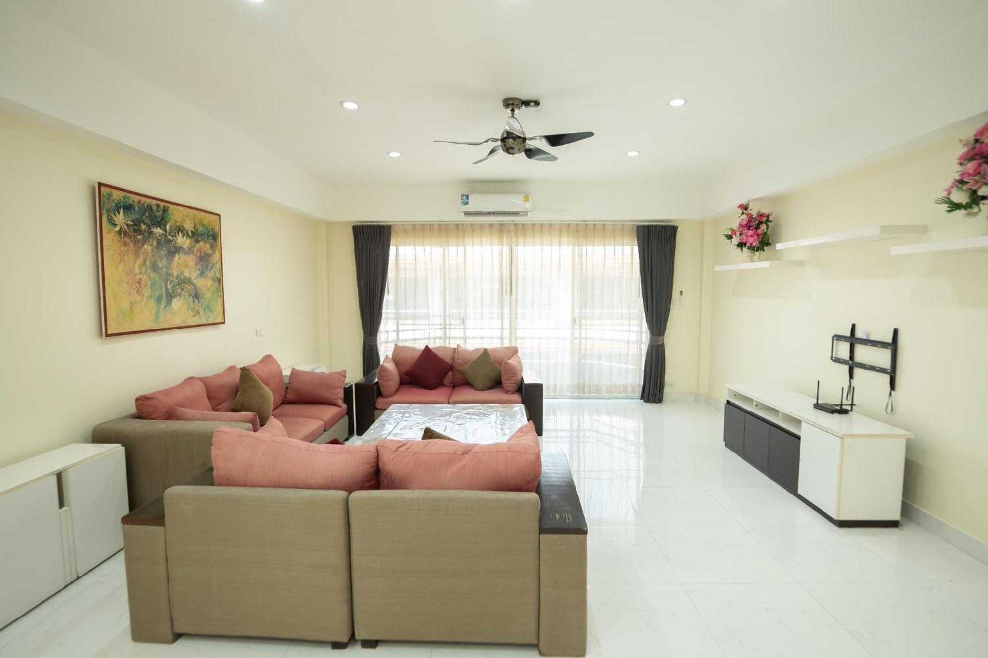 New 3 Bedroom Duplex - Bts Phra Khanong Bangkok