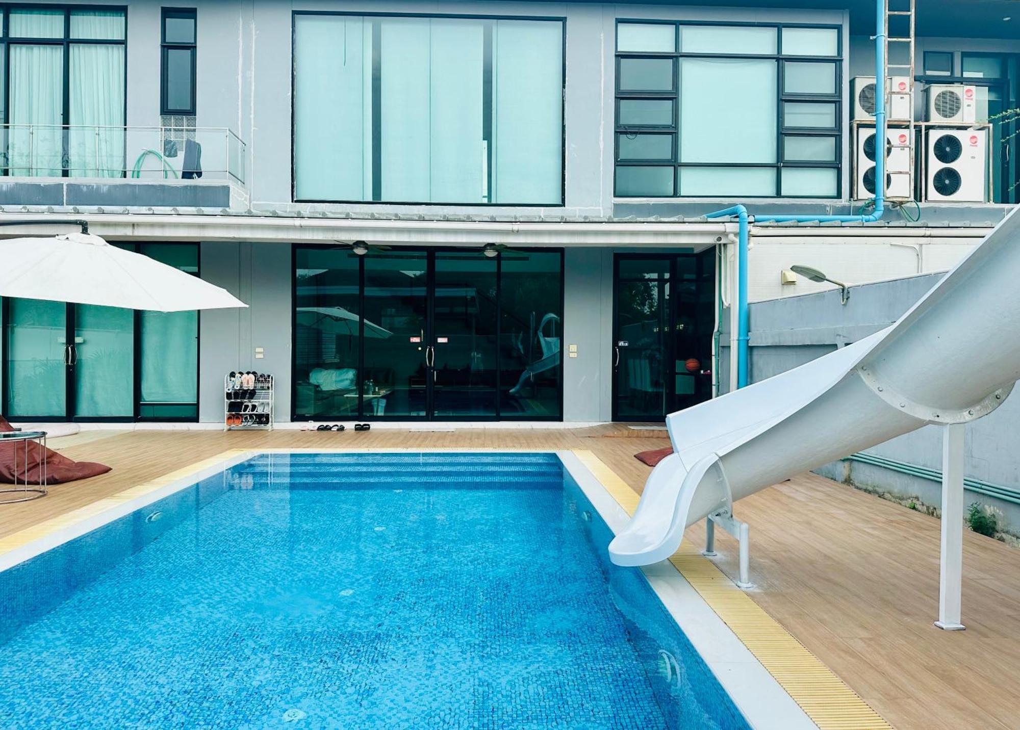 曼谷市区700平五房独栋泳池别墅 Villa Bangkok