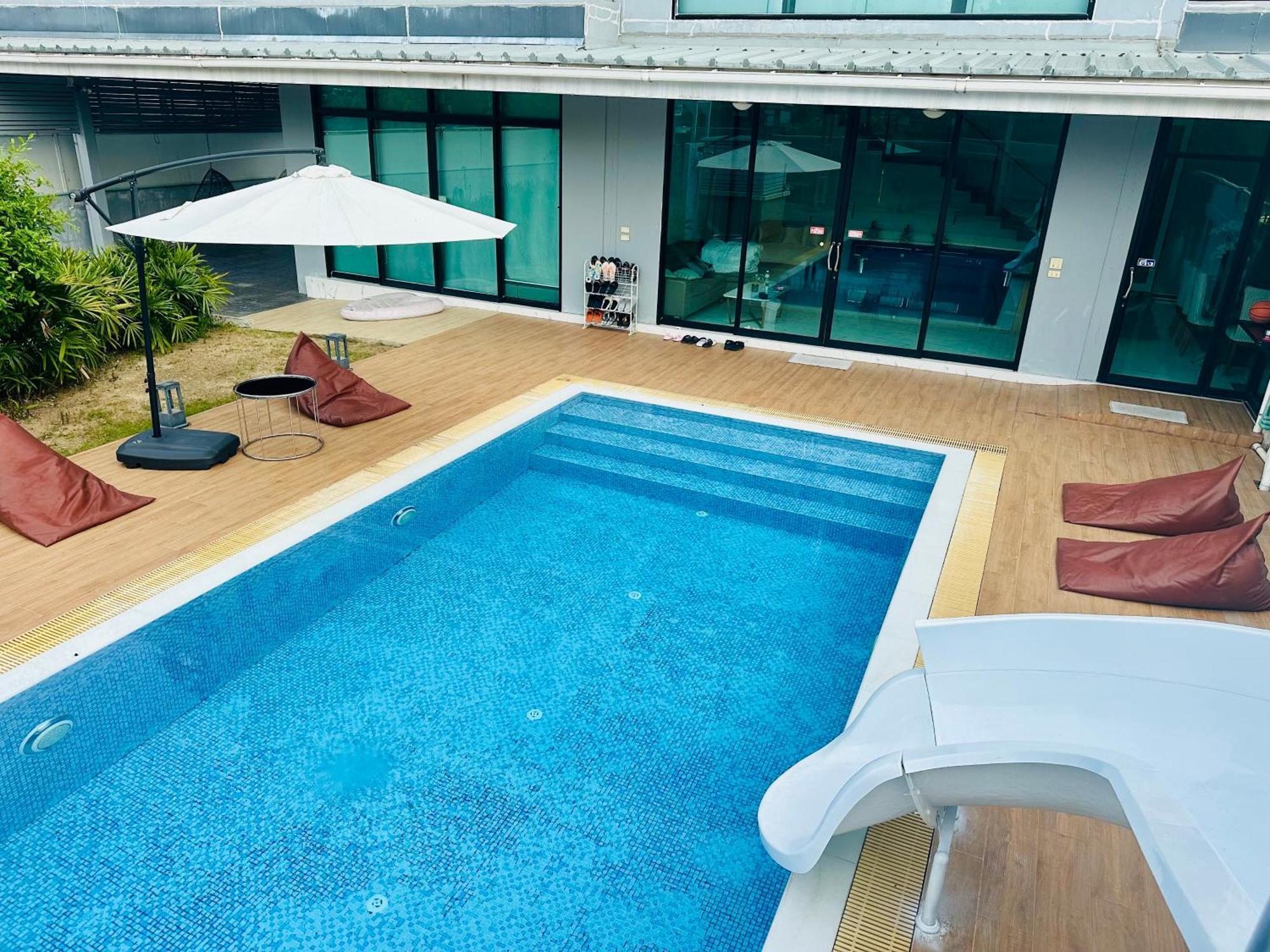 Villa 曼谷市区700平五房独栋泳池别墅 Bangkok