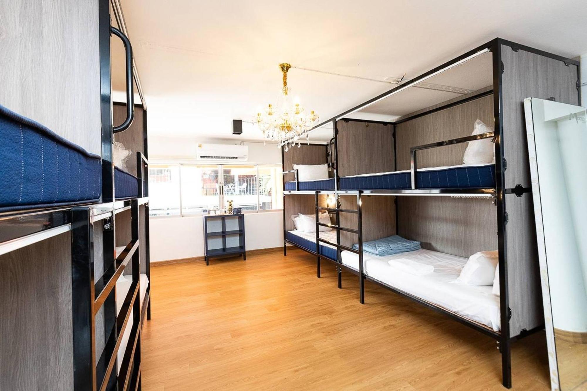 Orange Albergue *