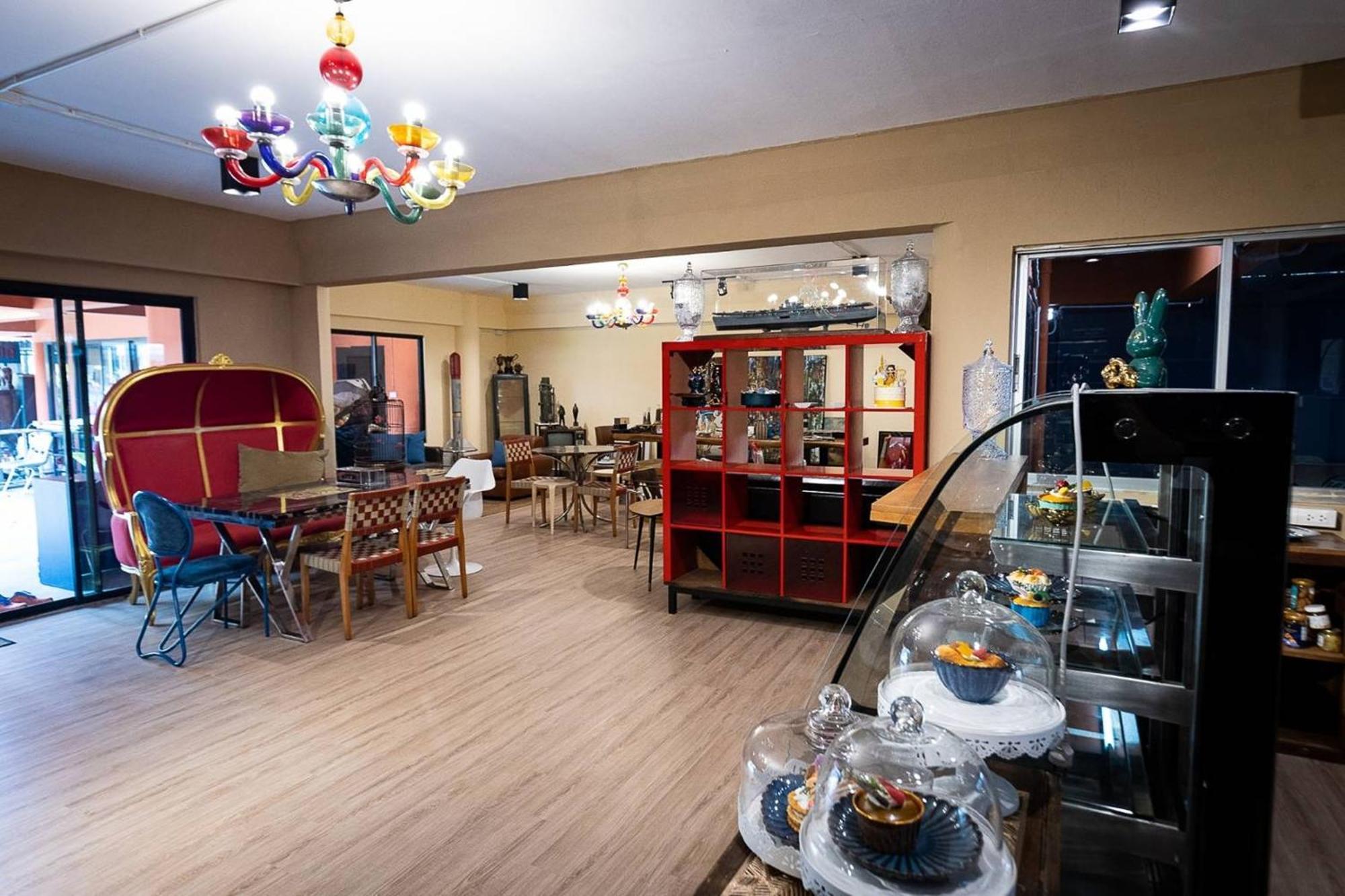 Orange Albergue