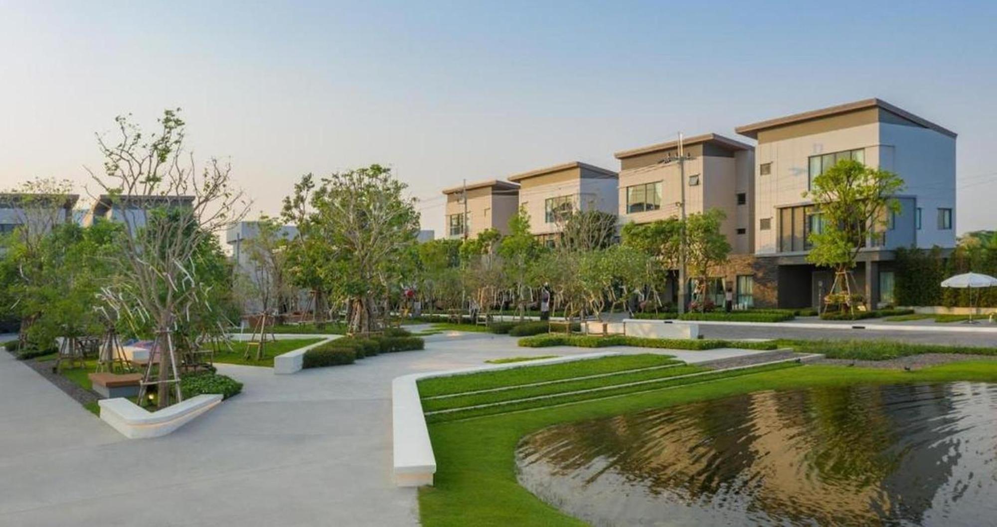 Stylish2bd Pool&gym Near Airport Holiday home