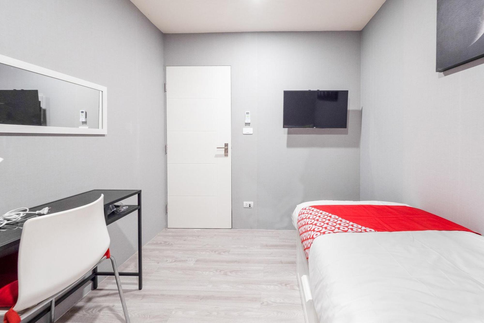 Bossa House & Cafe Hotel Bangkok