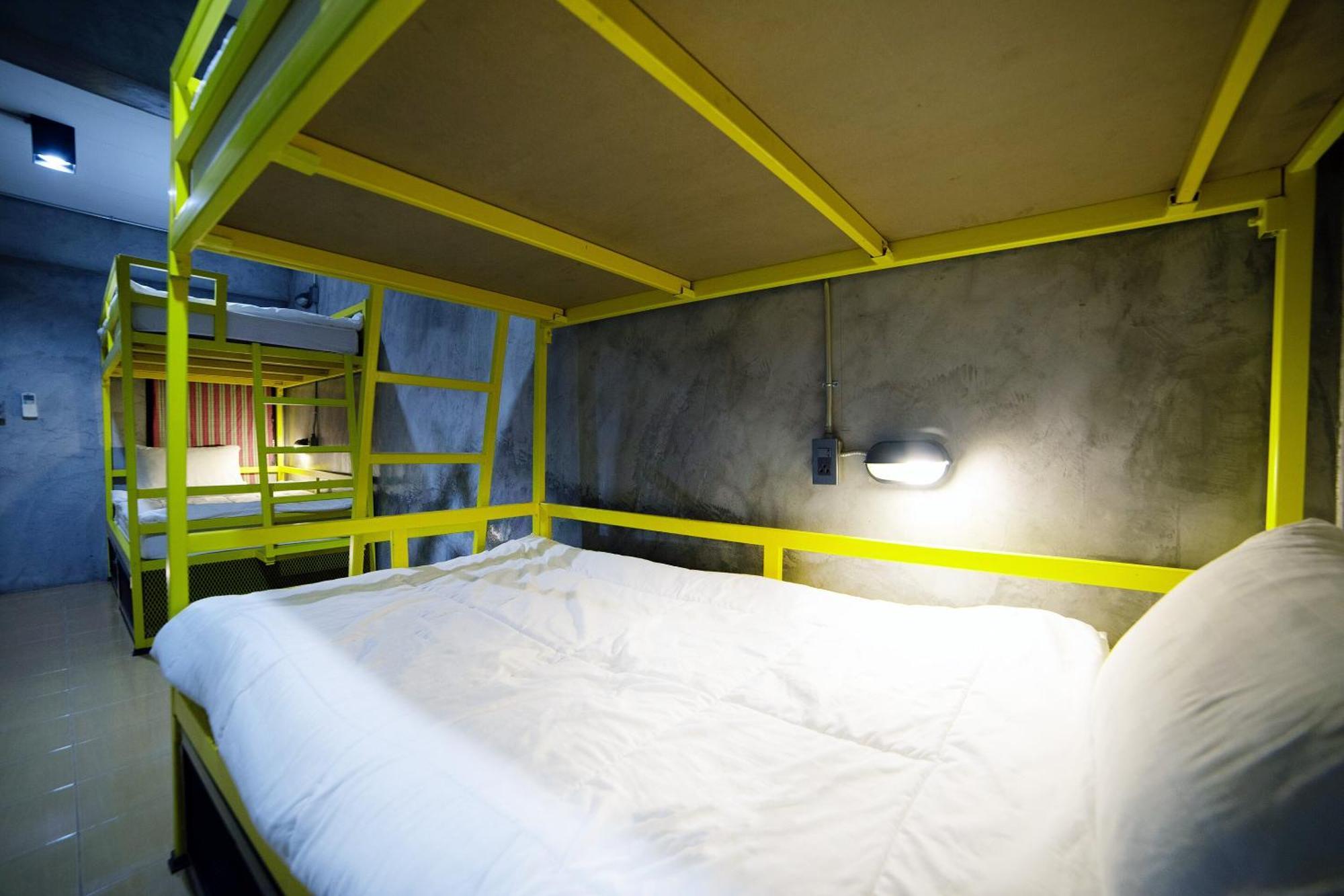 Oyo 560 Chang Suvarnabhumi Hostel