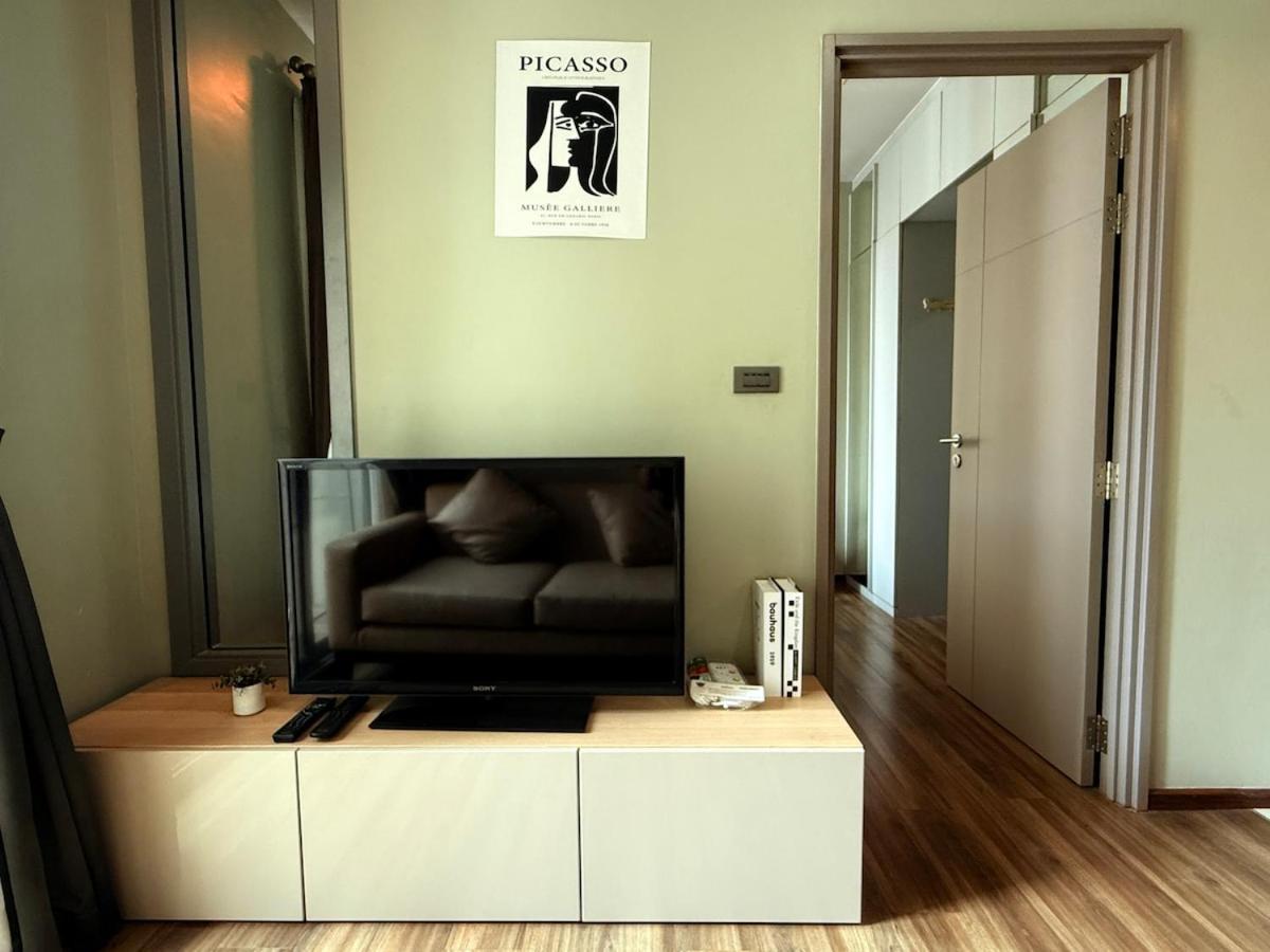 Luxe With Pool, Gym, Sauna Apartment Bangkok