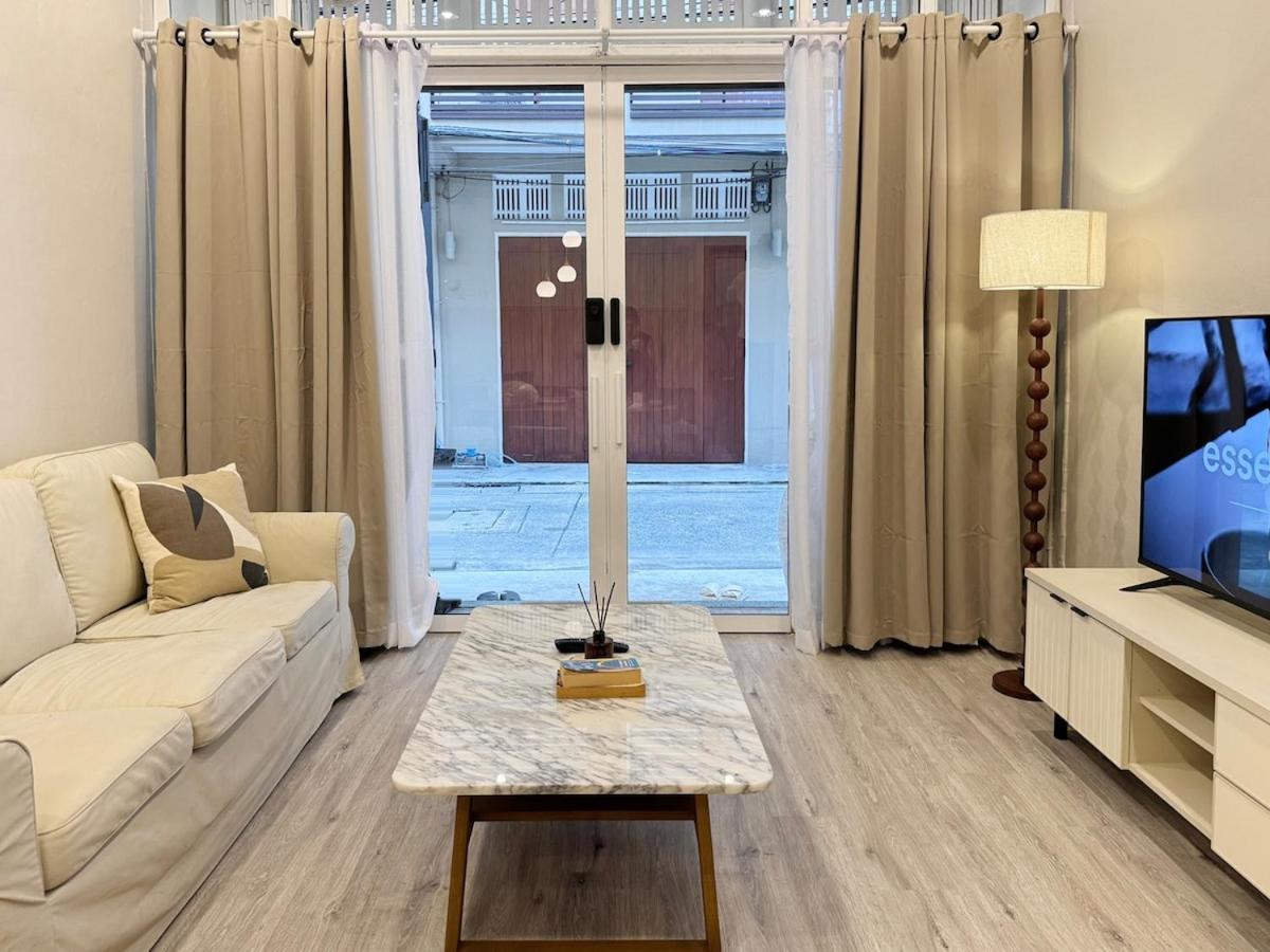 Entire House With 2 Bedrooms In Centre-siam Square-chinatown Apartment *
