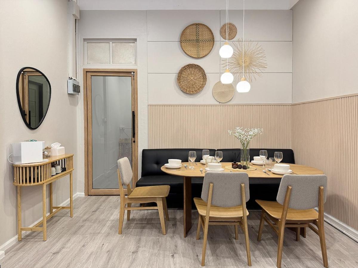 Entire House With 2 Bedrooms In Centre-siam Square-chinatown Apartment *