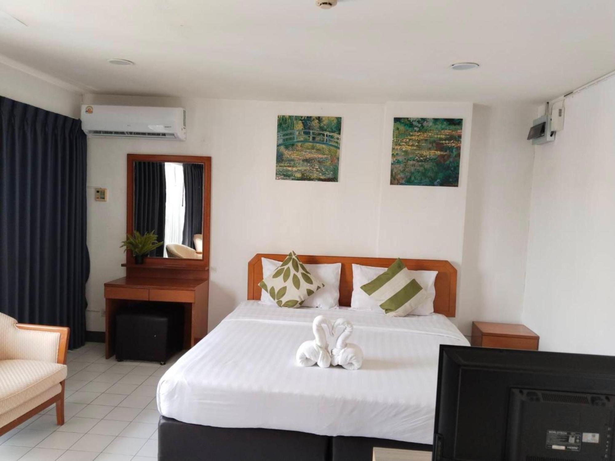 Oyo 75446 Travis Inthamara 49 Hotel 2*