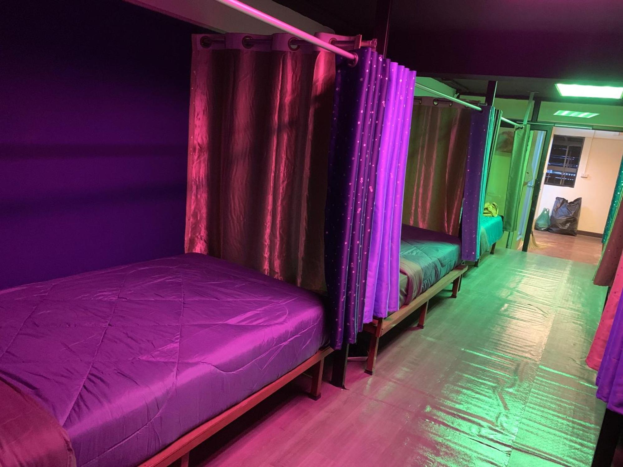Roxx Social Hostel, Cafe & Bistro
