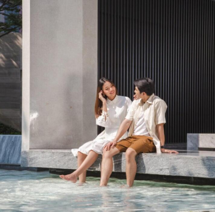 Infinity Pool And Sky View In Ekkamai Apartment