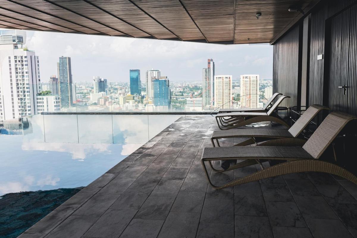 Apartment Infinity Pool And Sky View In Ekkamai Bangkok