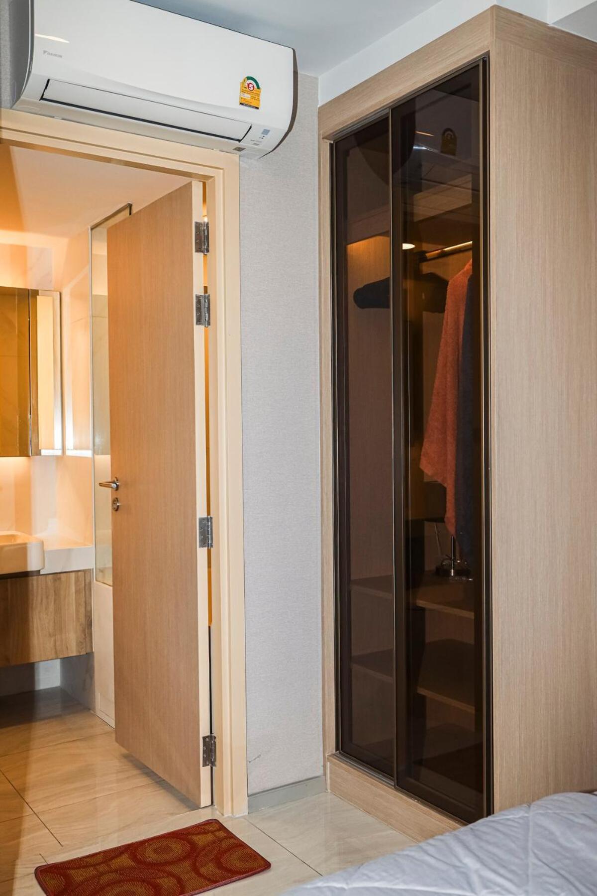 Apartment Luxury Furnished Rare Amenities Bangkok