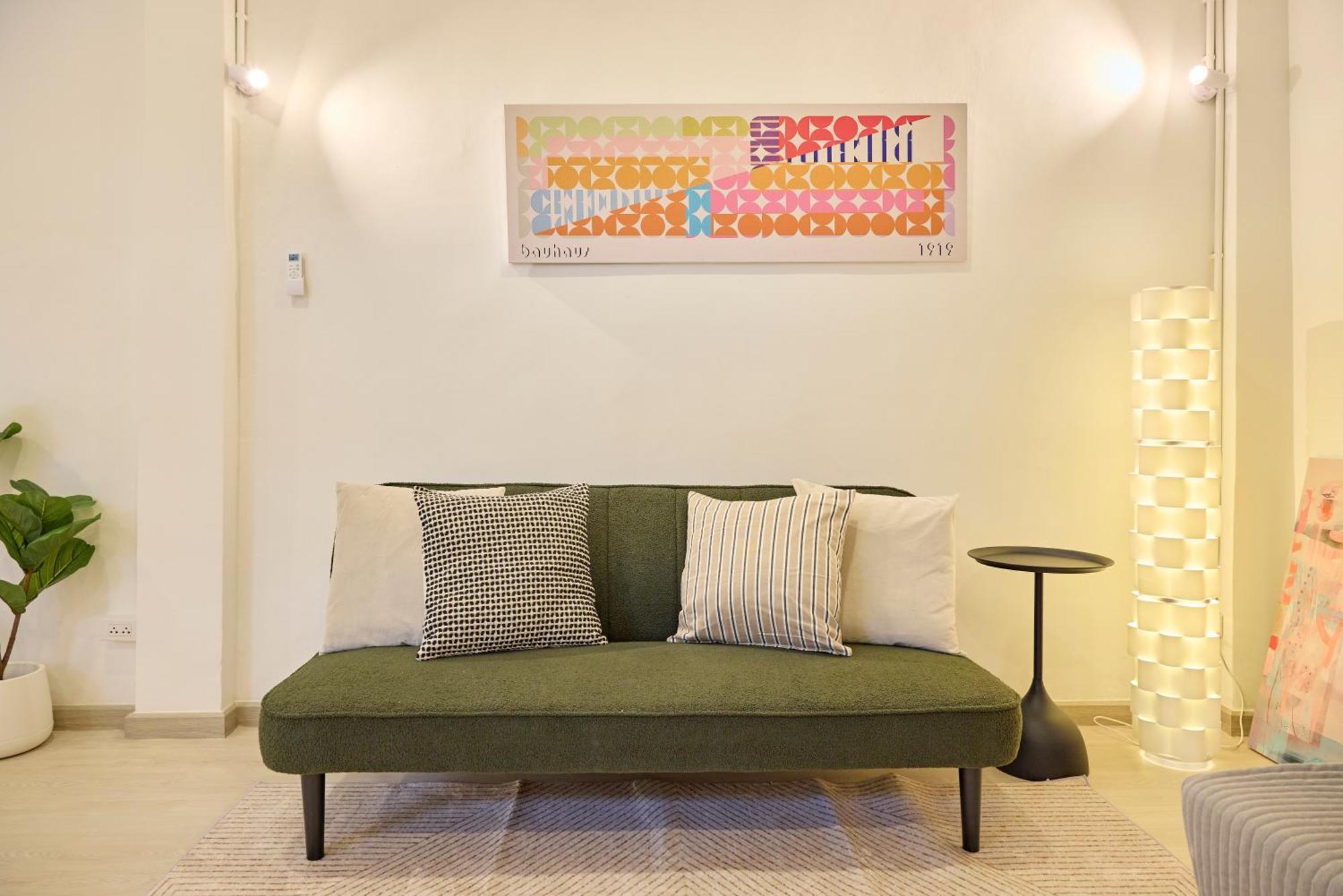Cozy&modern 6-br Home, 14pax - Central, 5mins Bts Bangkok