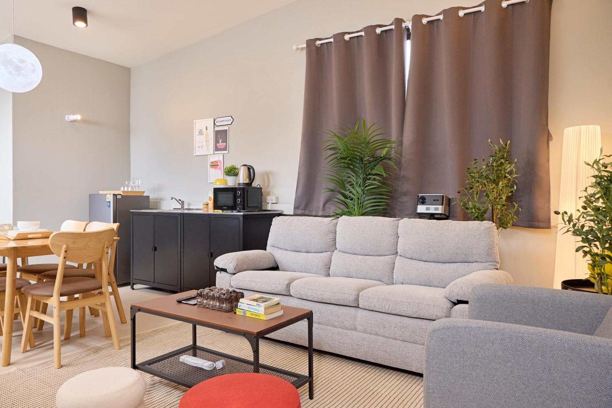 Cozy&modern 6-br Home, 14pax - Central, 5mins Bts Holiday home Bangkok