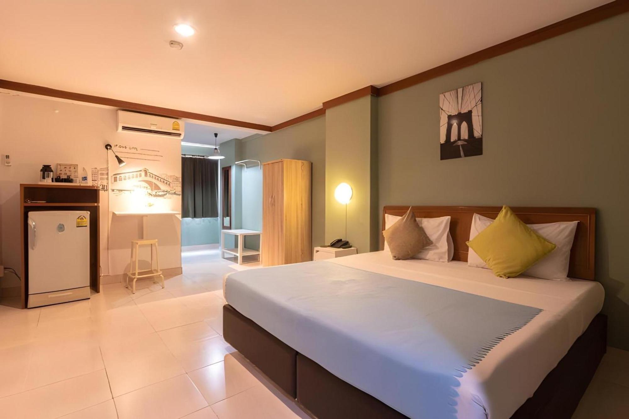 Collection O Howard Square Boutique Hotel