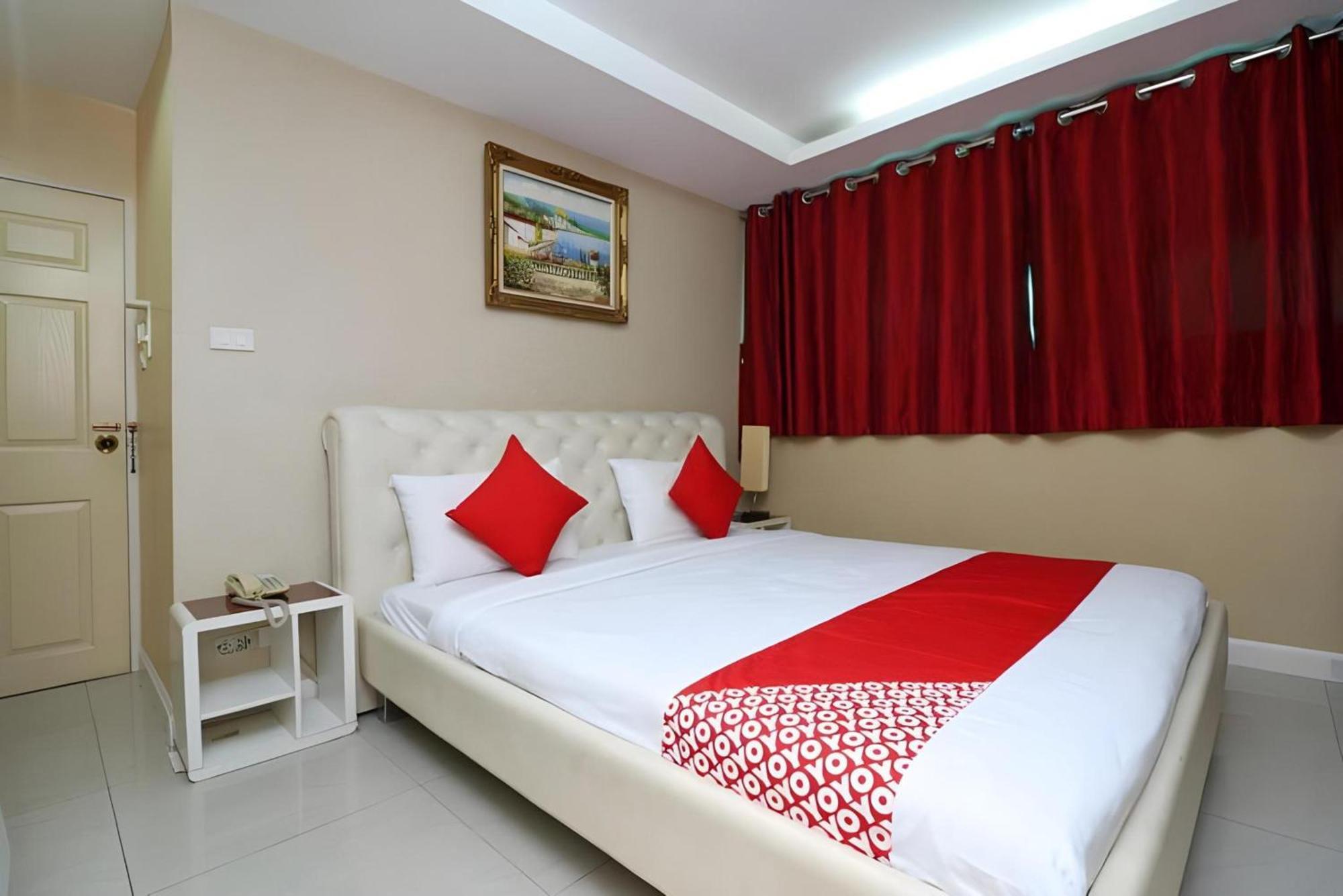 Diamond Silom 3*