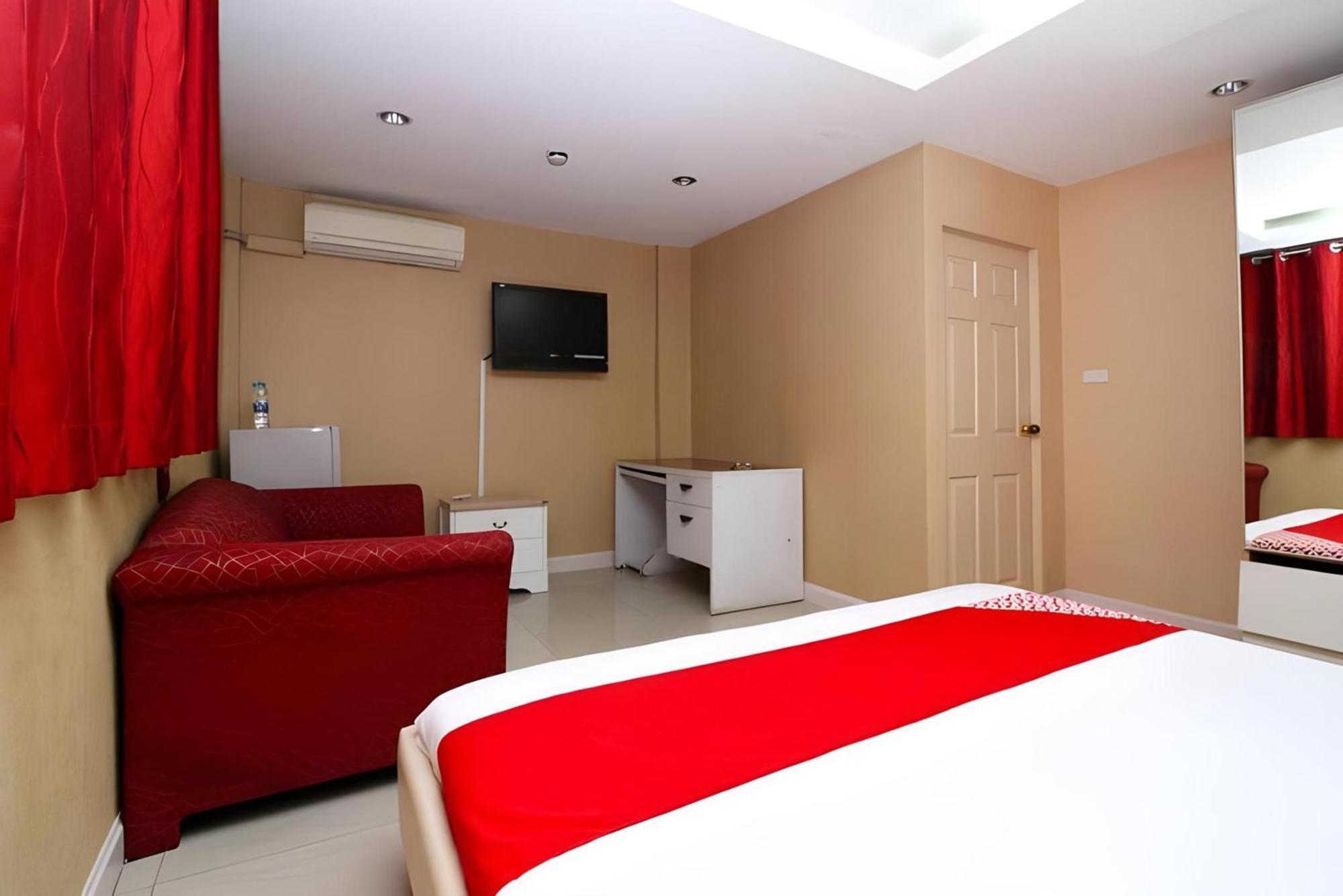 Diamond Silom 3*