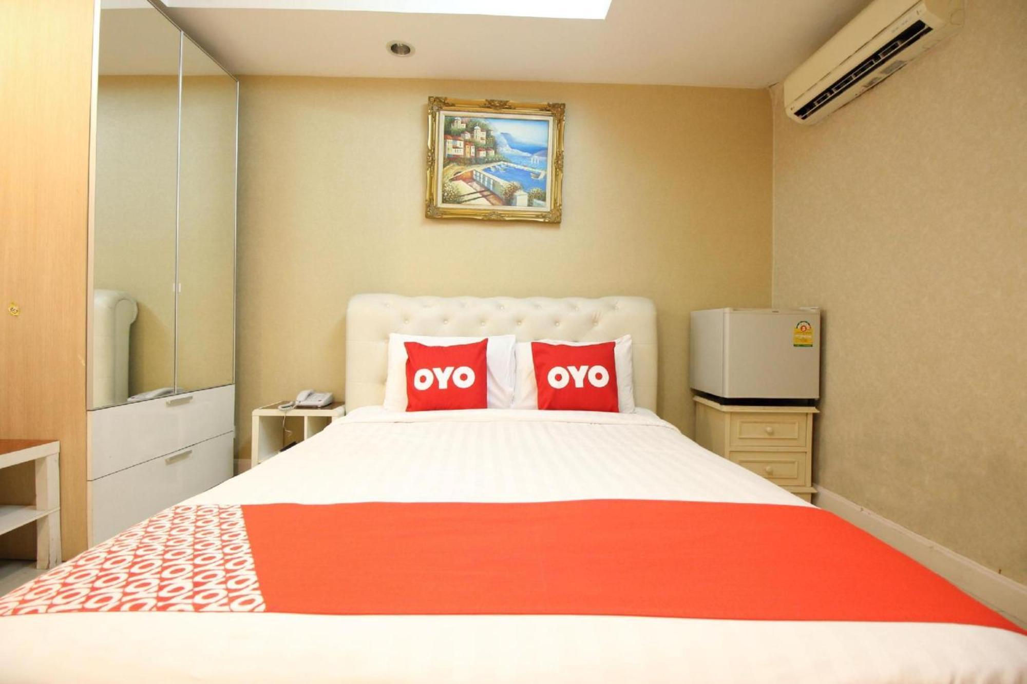Diamond Silom Hotel 3*