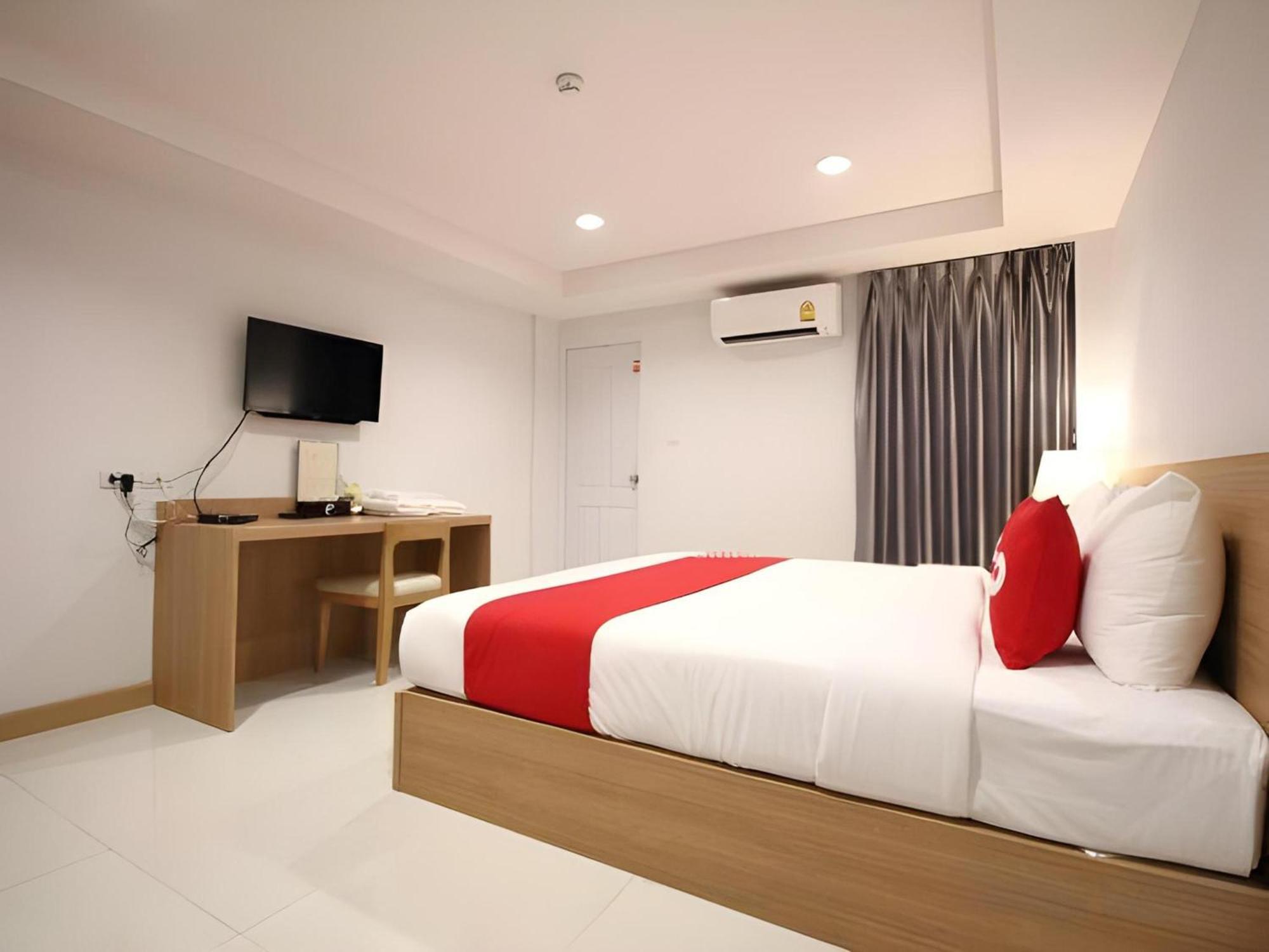 Super Oyo 483 Pannee Khaosan Hotel 2*