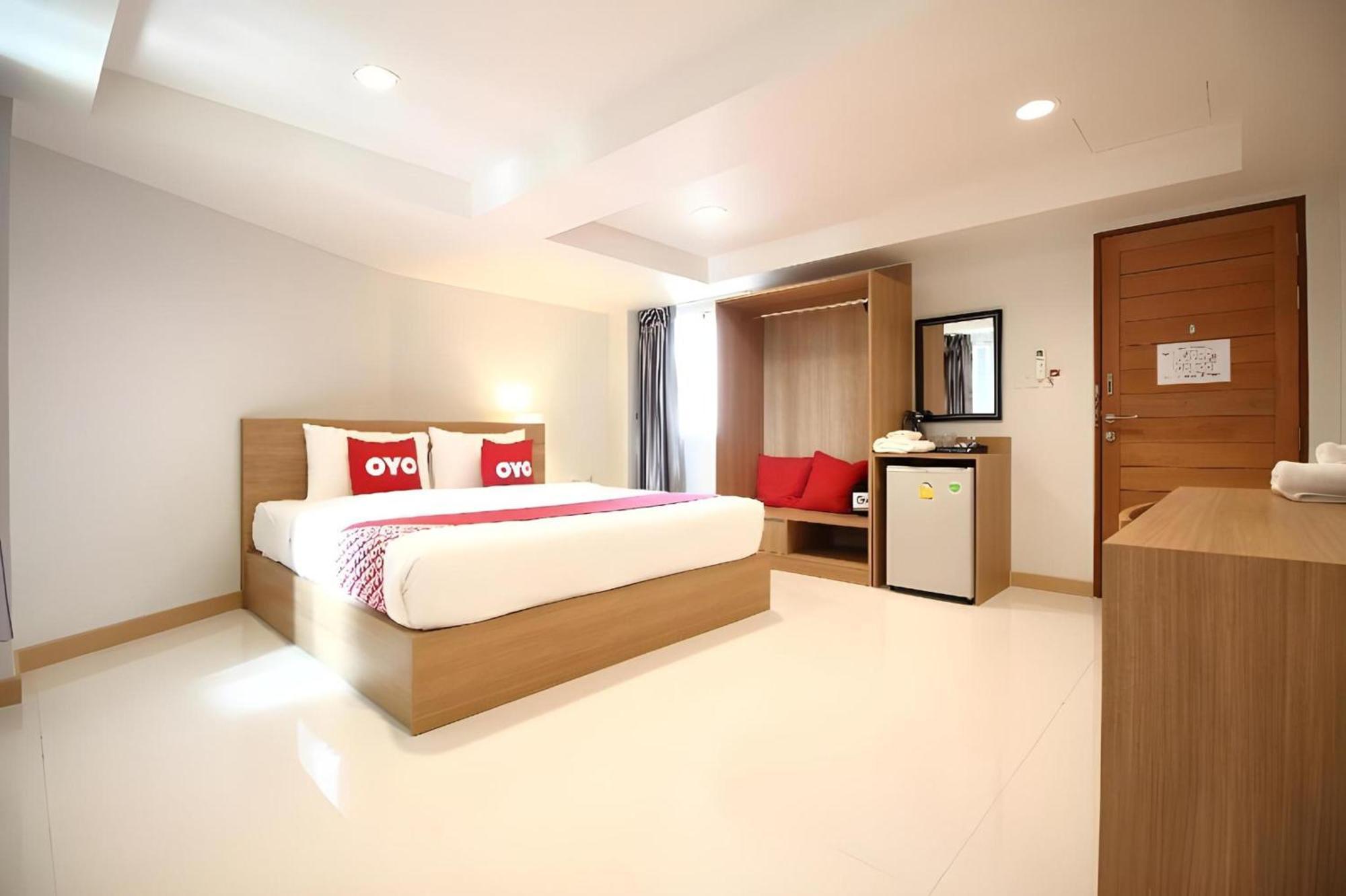 Super Oyo 483 Pannee Khaosan Hotel