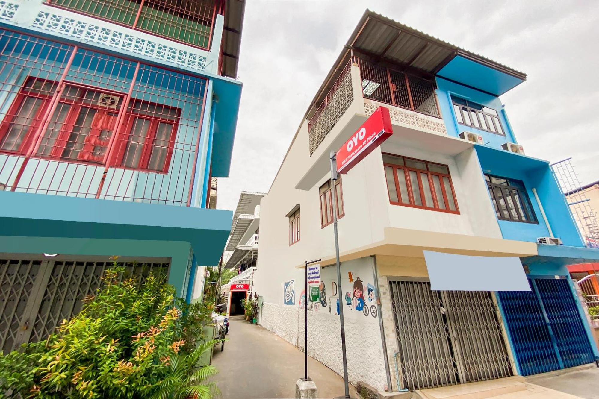 Oyo 525 Mrt Phetkasem 48-1 Place Hotel 2*