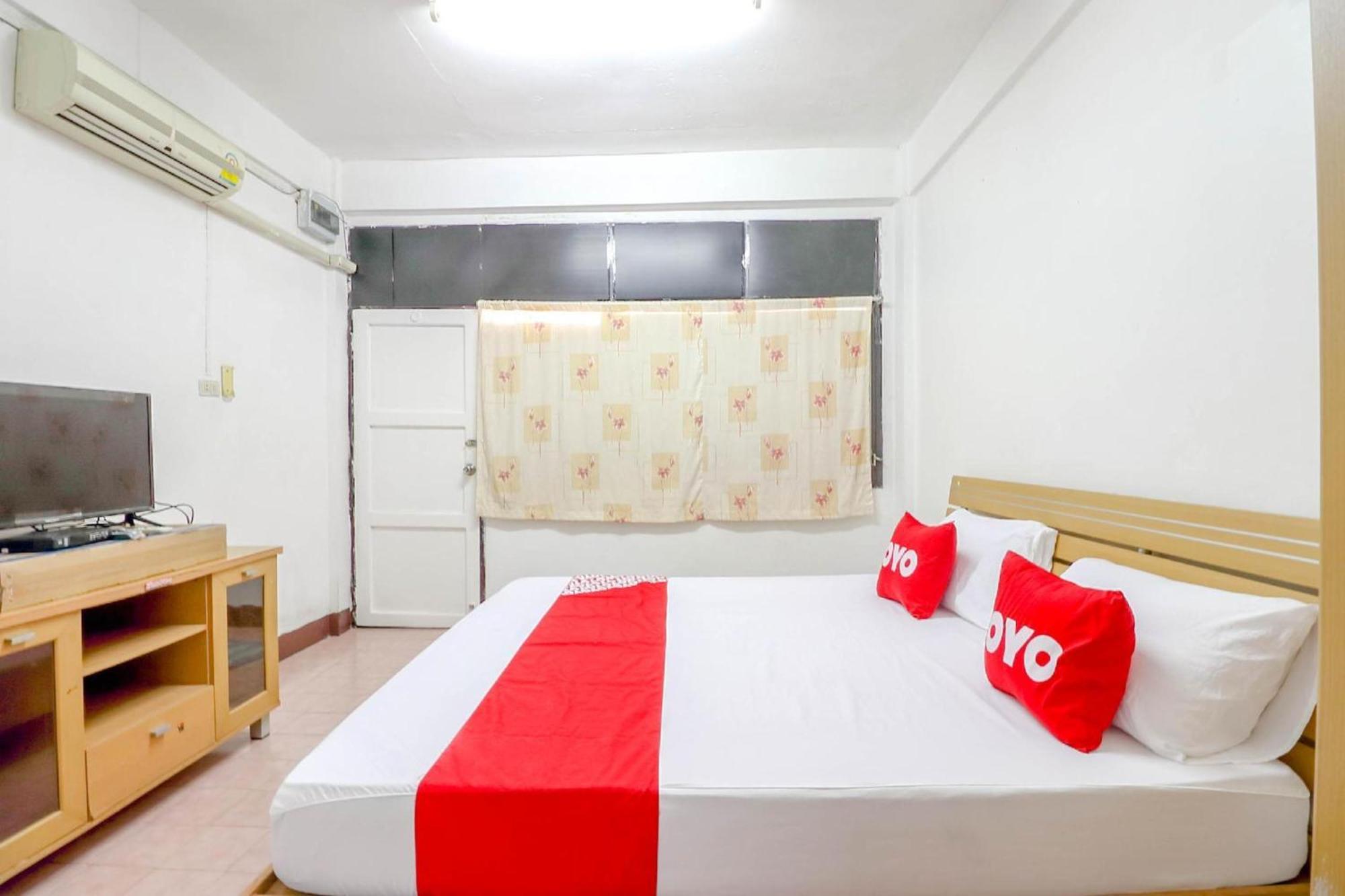 Hotel Oyo 525 Mrt Phetkasem 48-1 Place Bangkok