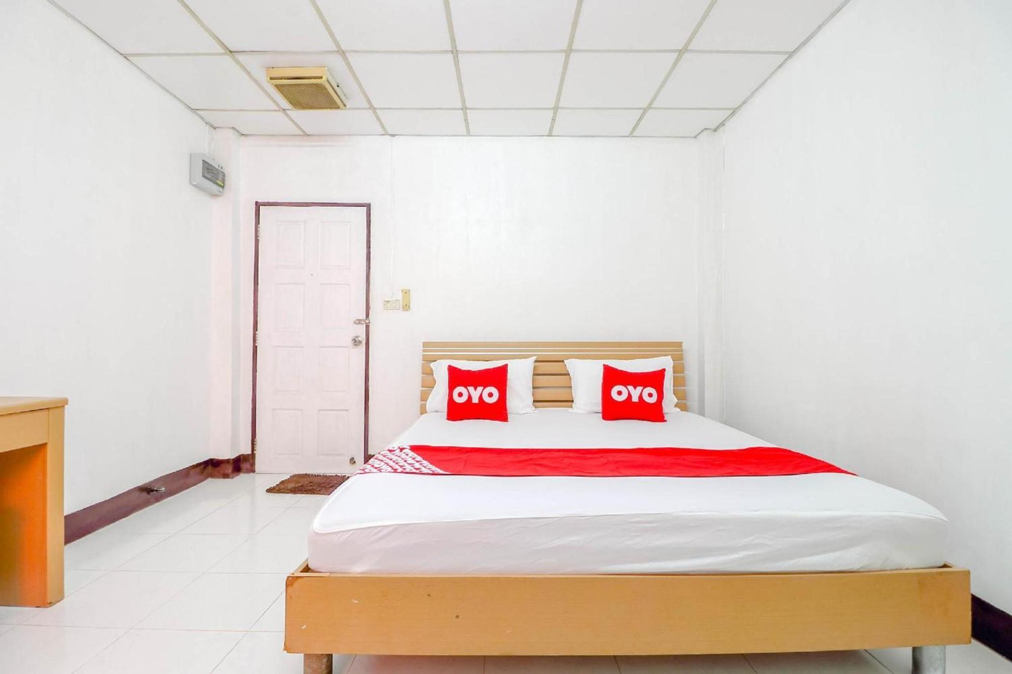 Hotel Oyo 525 Mrt Phetkasem 48-1 Place 2*