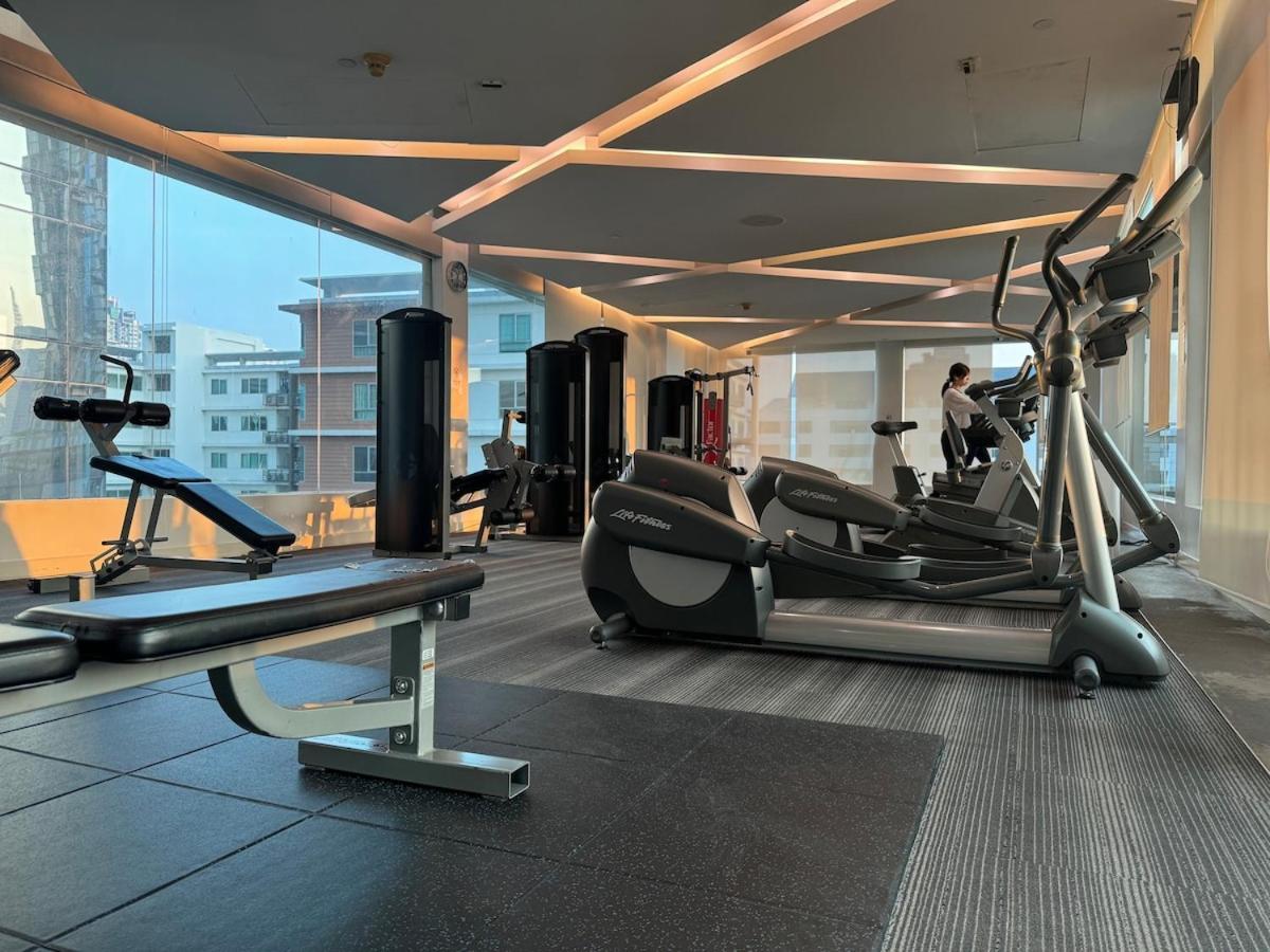 Siri At S Thonglobts2minswalk Wfh Stylishcentralcozy Apartment Bangkok