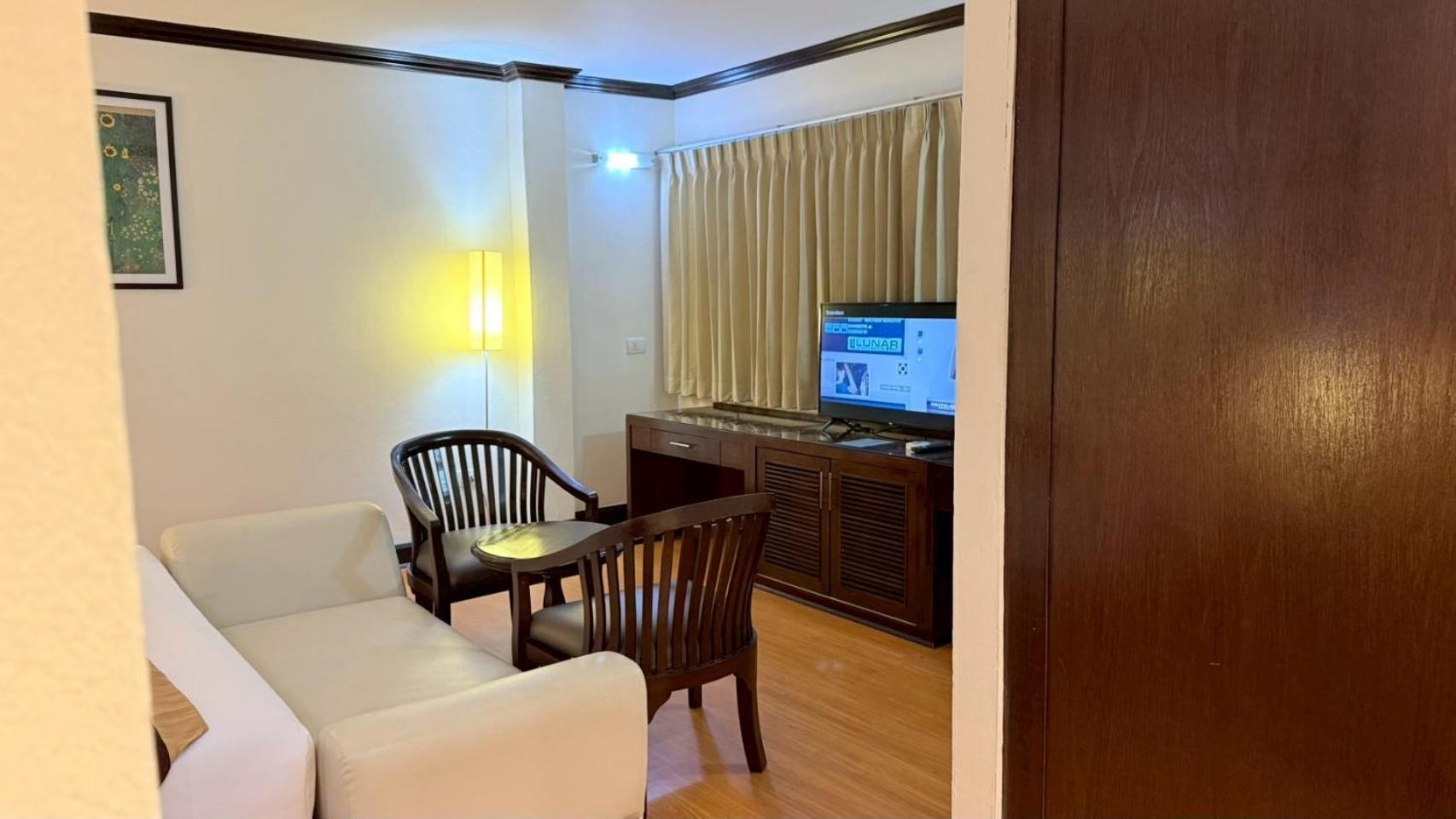 Grand Business Hotel