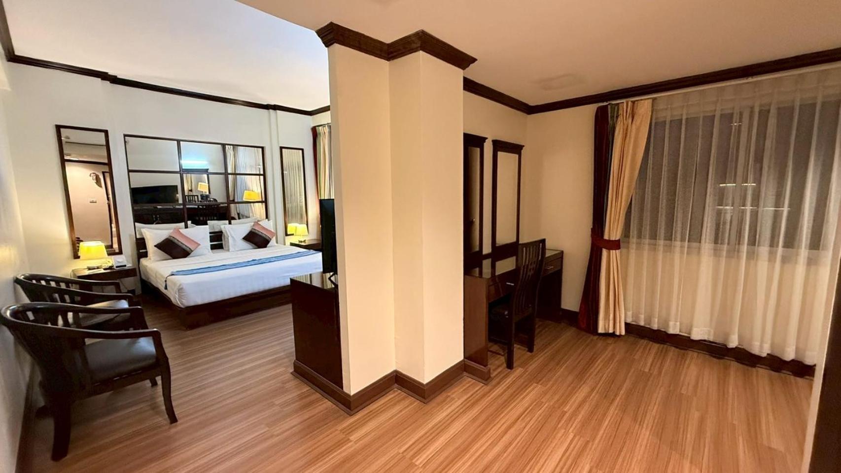 Grand Business Bangkok
