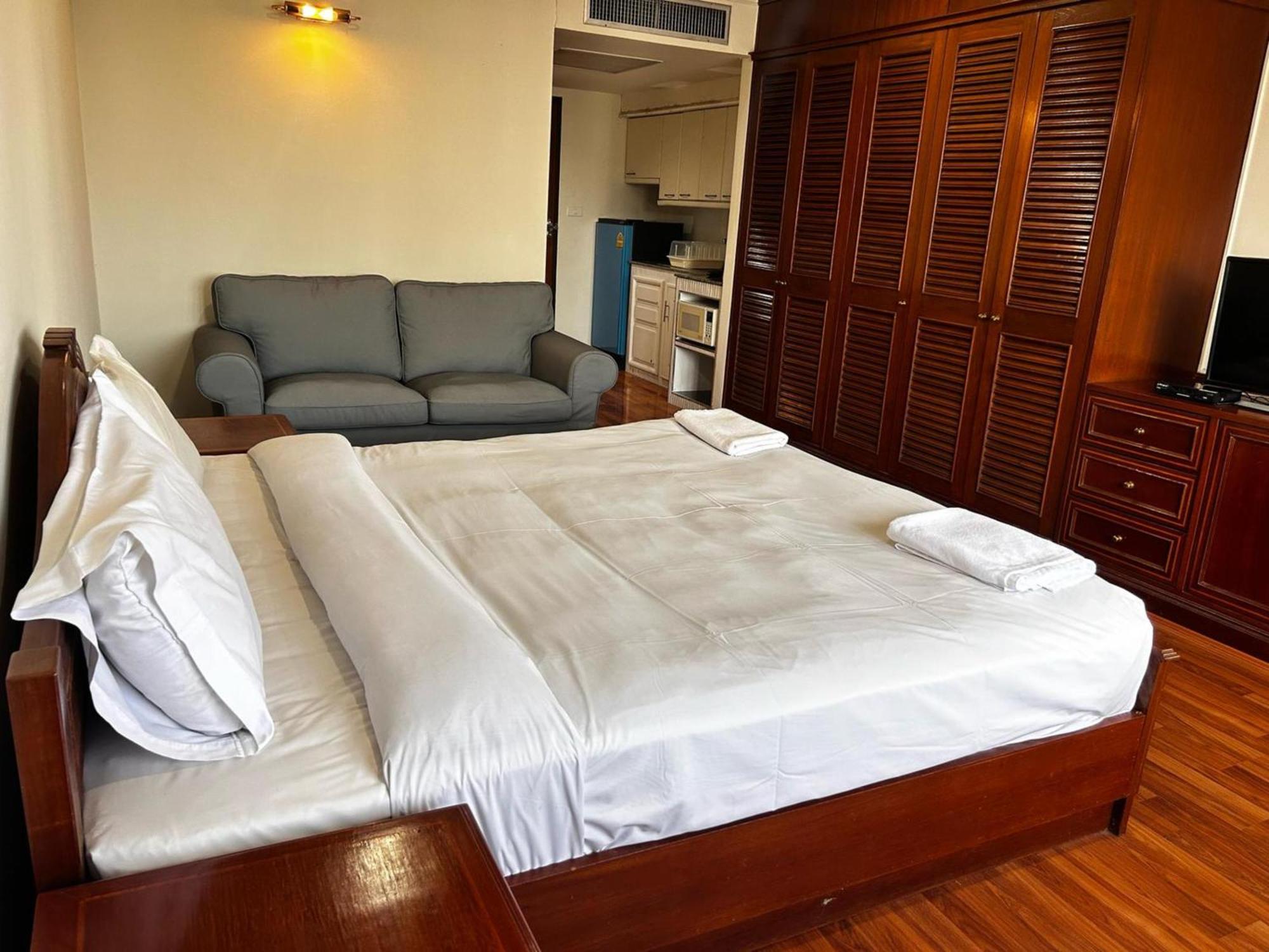 Hotel Omni Tower Sukhumvit Nana Direct Bangkok