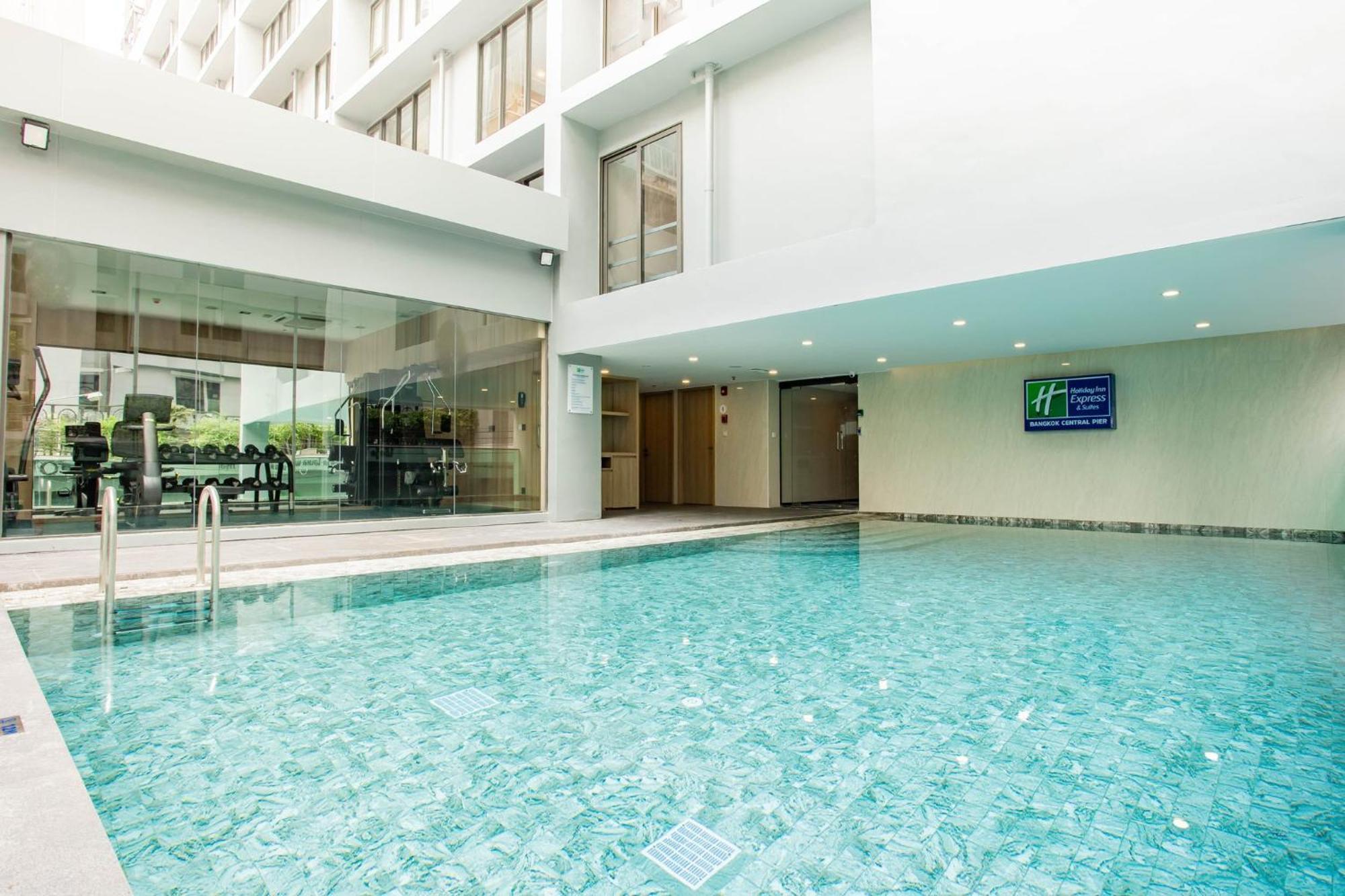 Express & Pier By Ihg Hotel 4*
