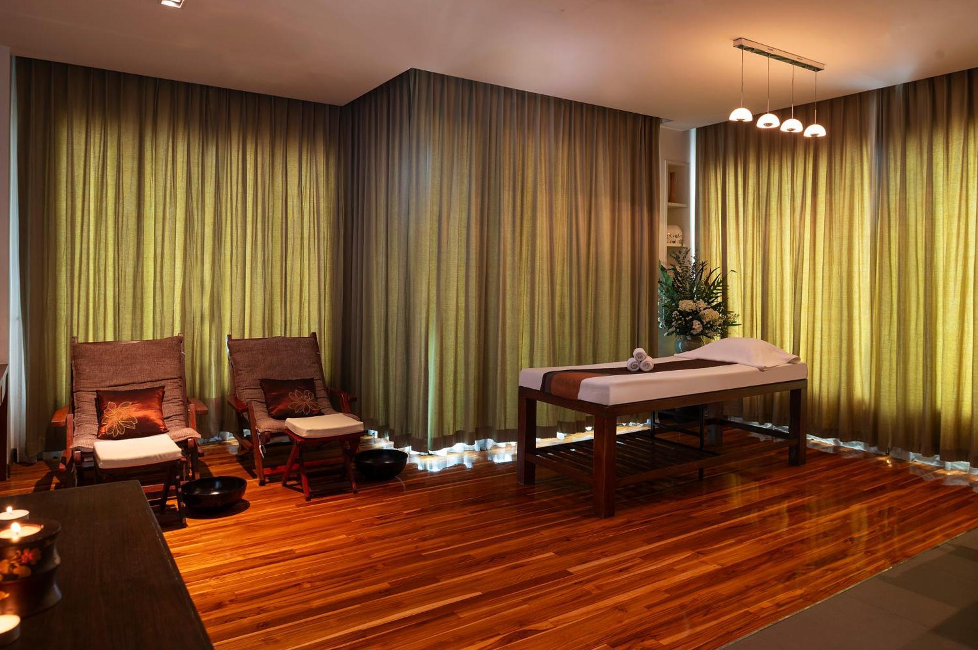 Hotel Lumen Srinakarin Bangkok