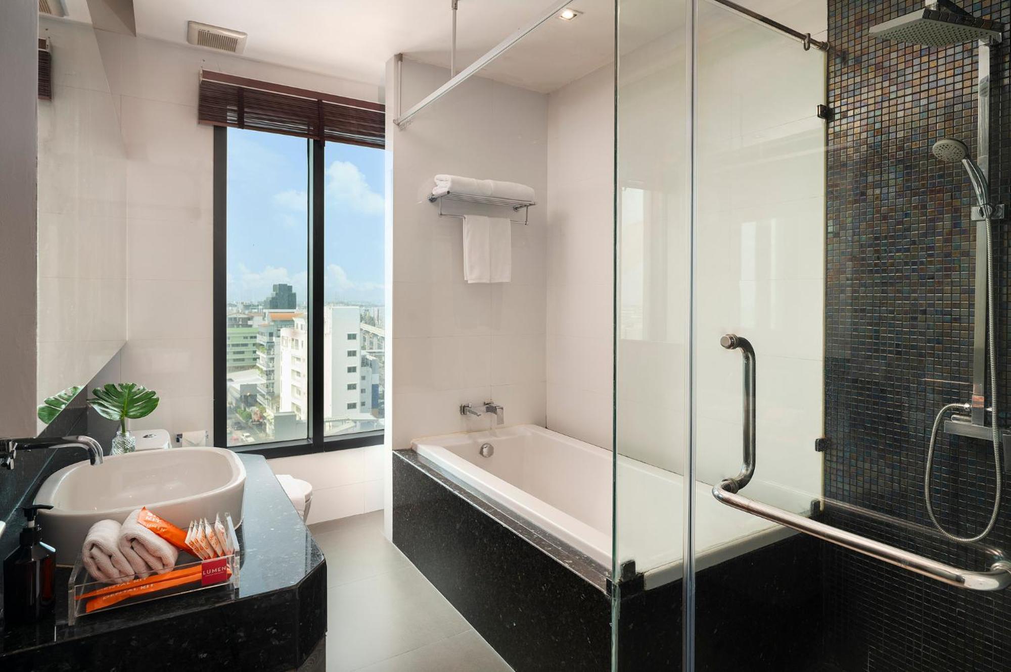 Hotel Lumen Srinakarin
