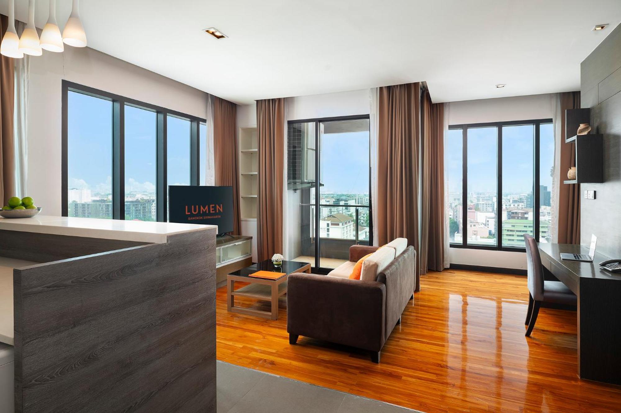 Lumen Srinakarin Hotel