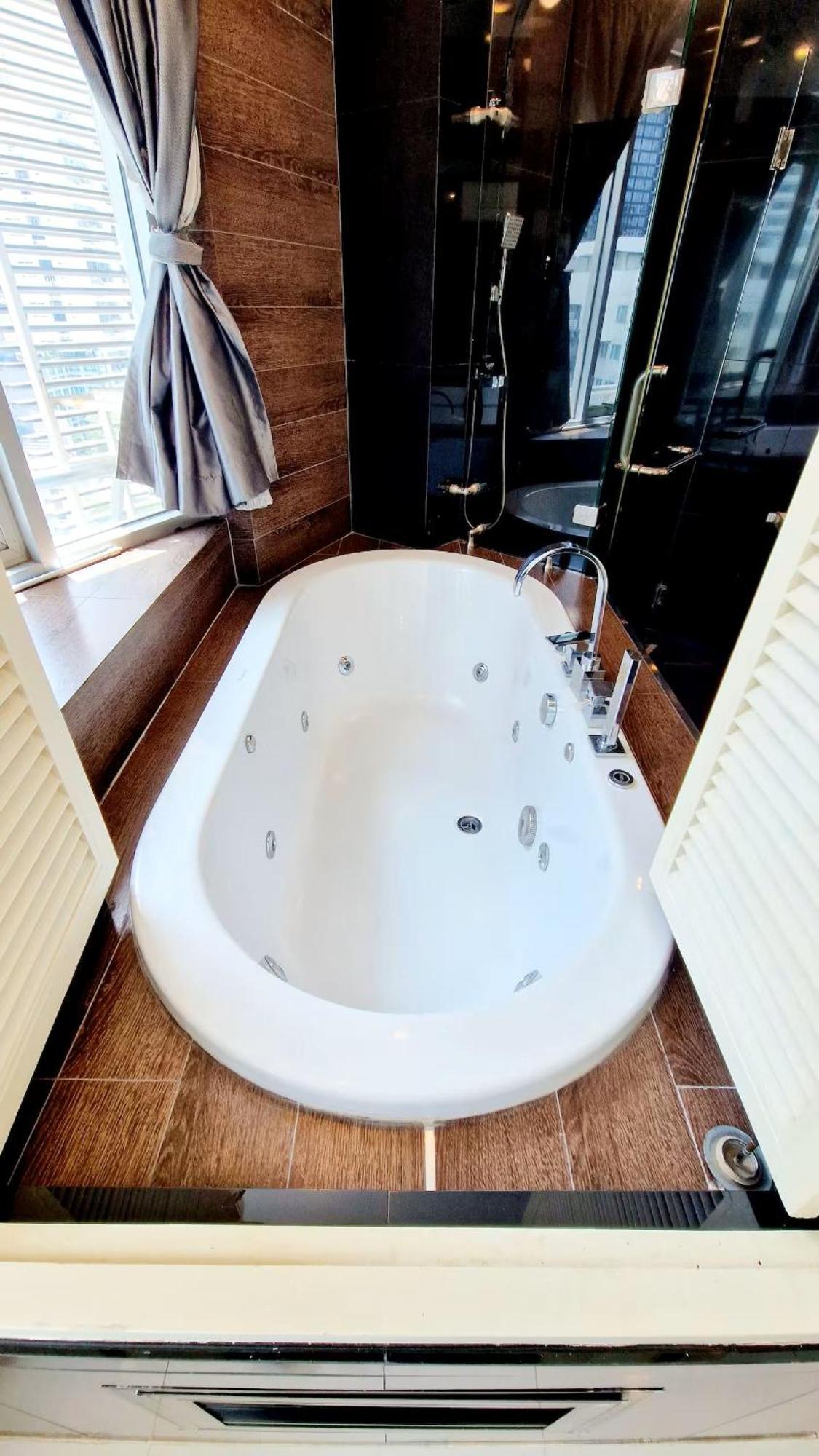 Apartemen Extremely Spacious Cool Asoke Sleeps 8 *