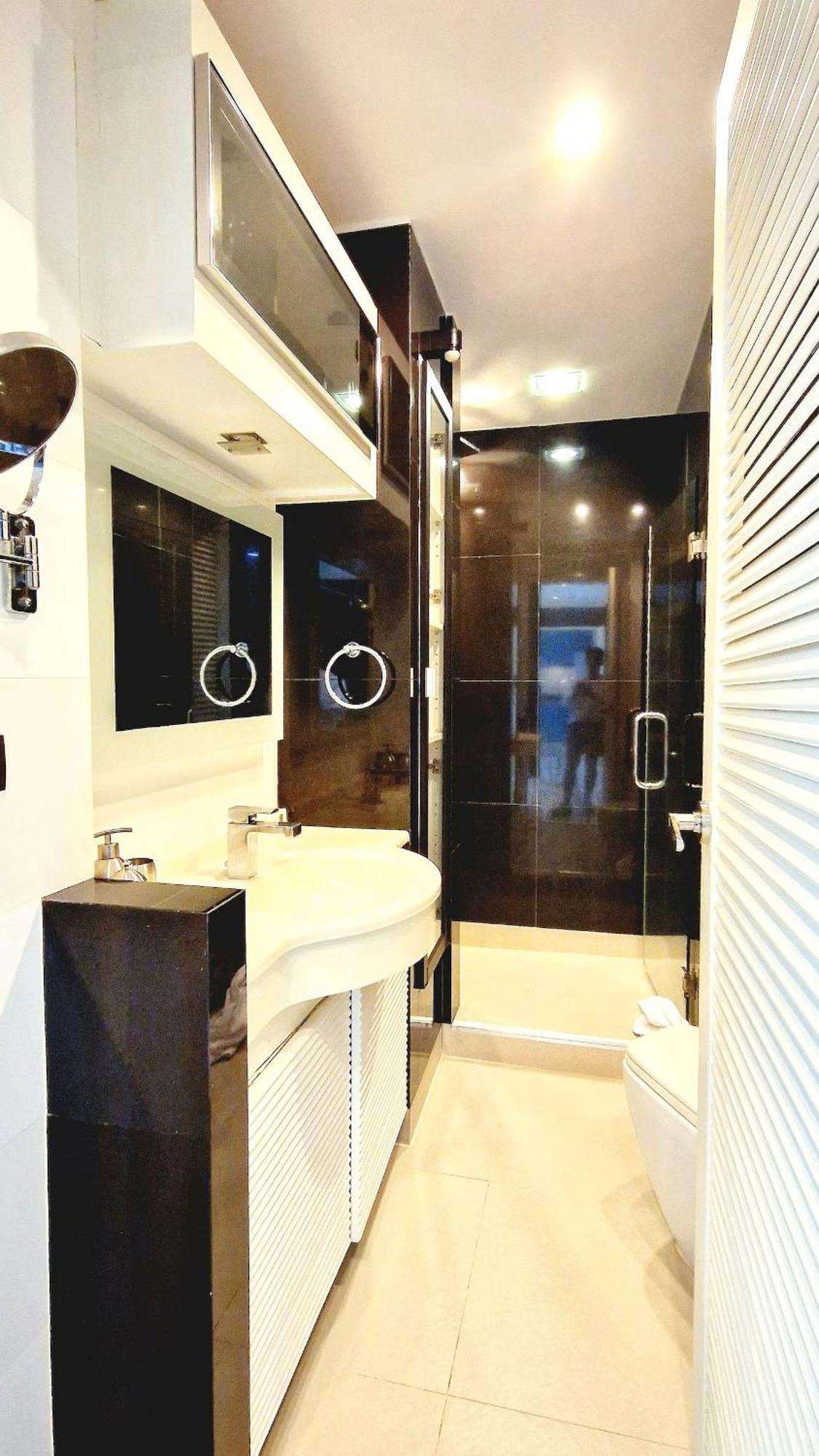 Apartemen Extremely Spacious Cool Asoke Sleeps 8 *