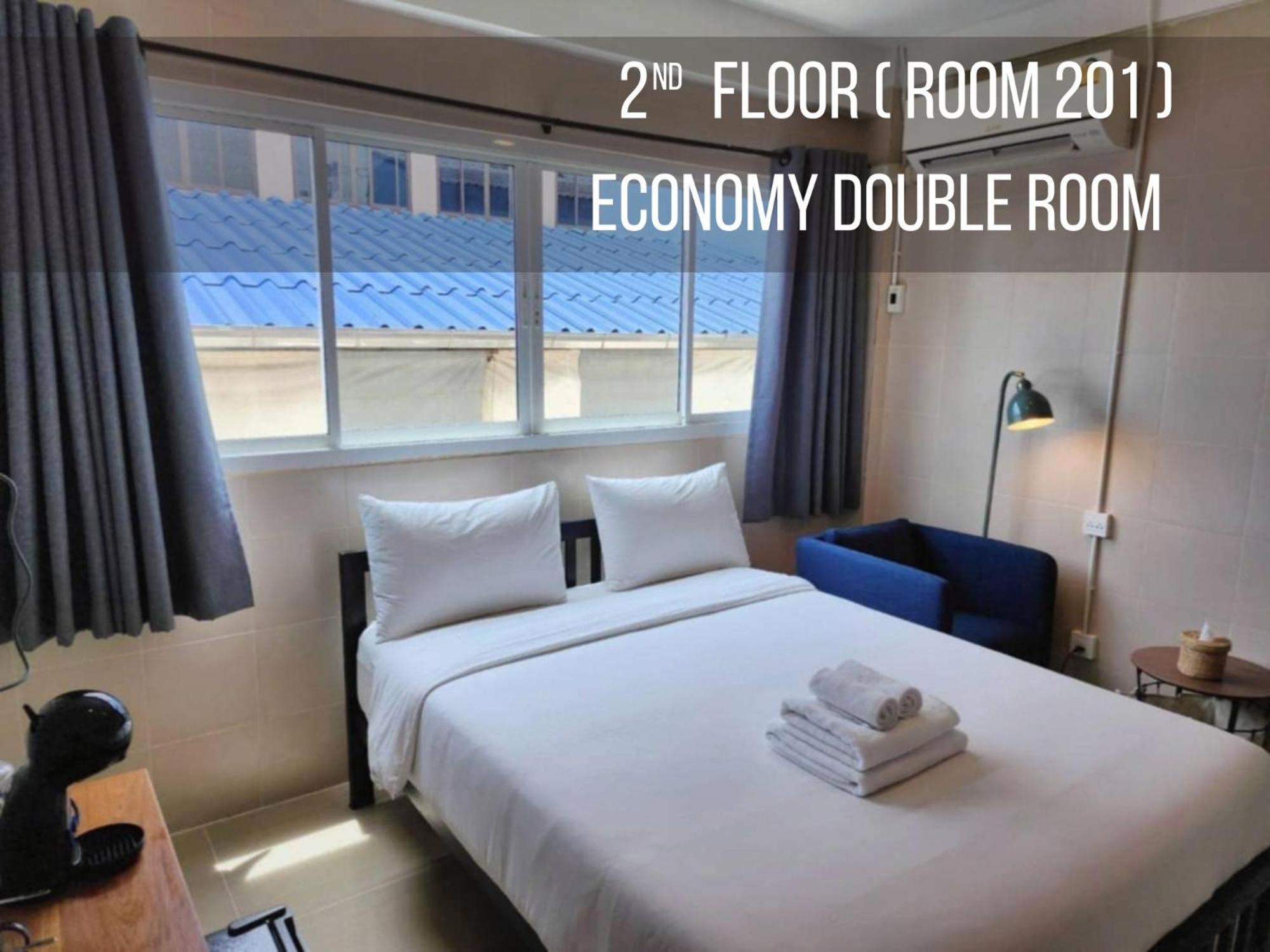 Lo-ha Guest House, Contactless Check-in * Bangkok