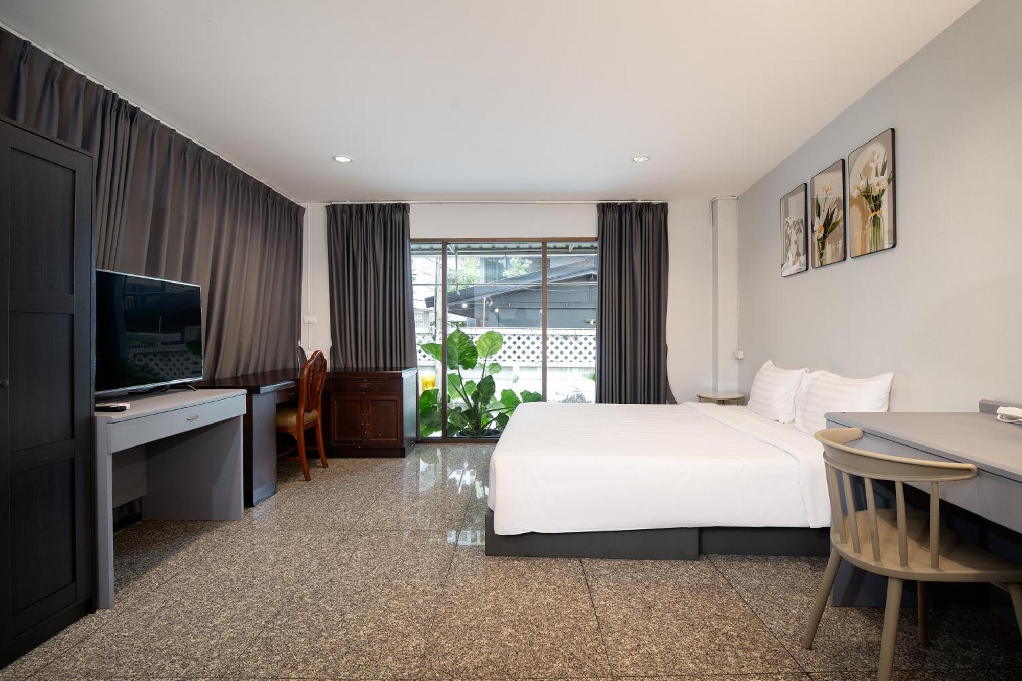 Aparthotel Capitel Rama 4 *